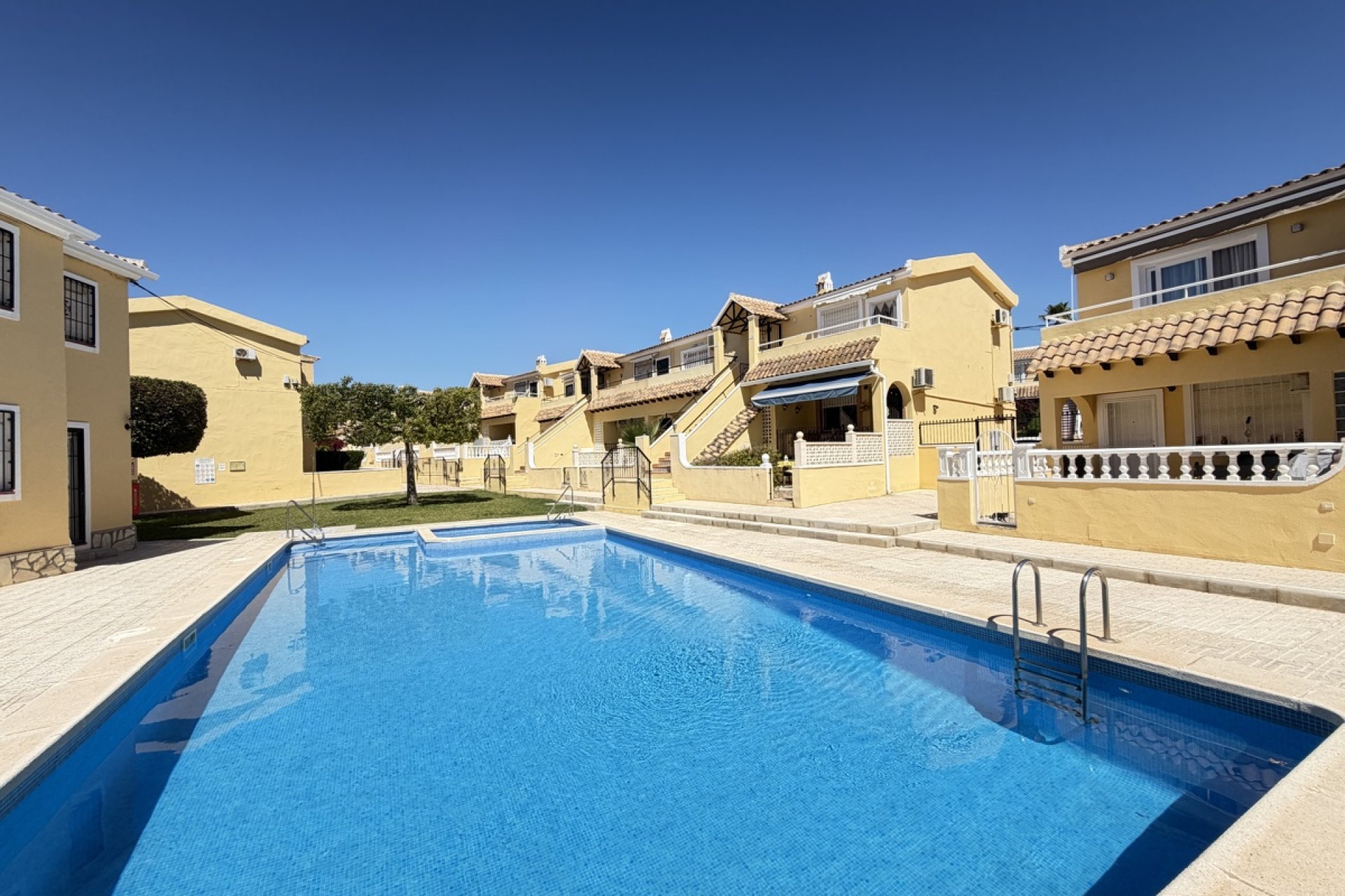 Återförsäljning - Apartment -
Villamartin - Villamartín