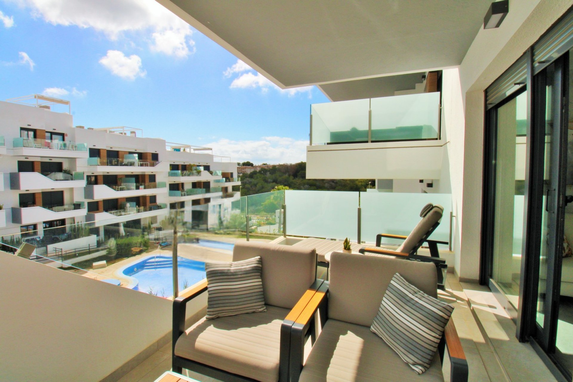 Återförsäljning - Apartment -
Villamartin - Villamartín