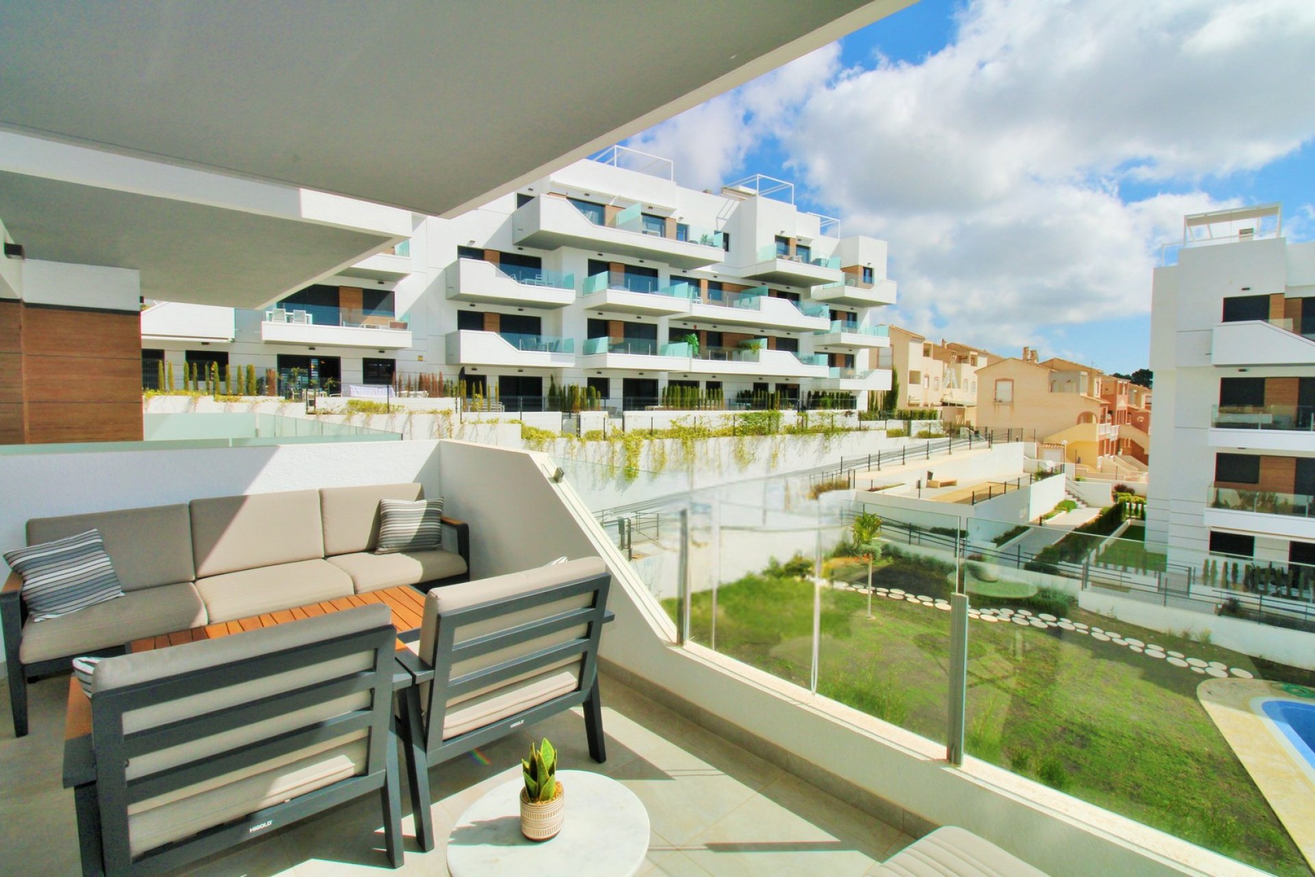 Återförsäljning - Apartment -
Villamartin - Villamartín