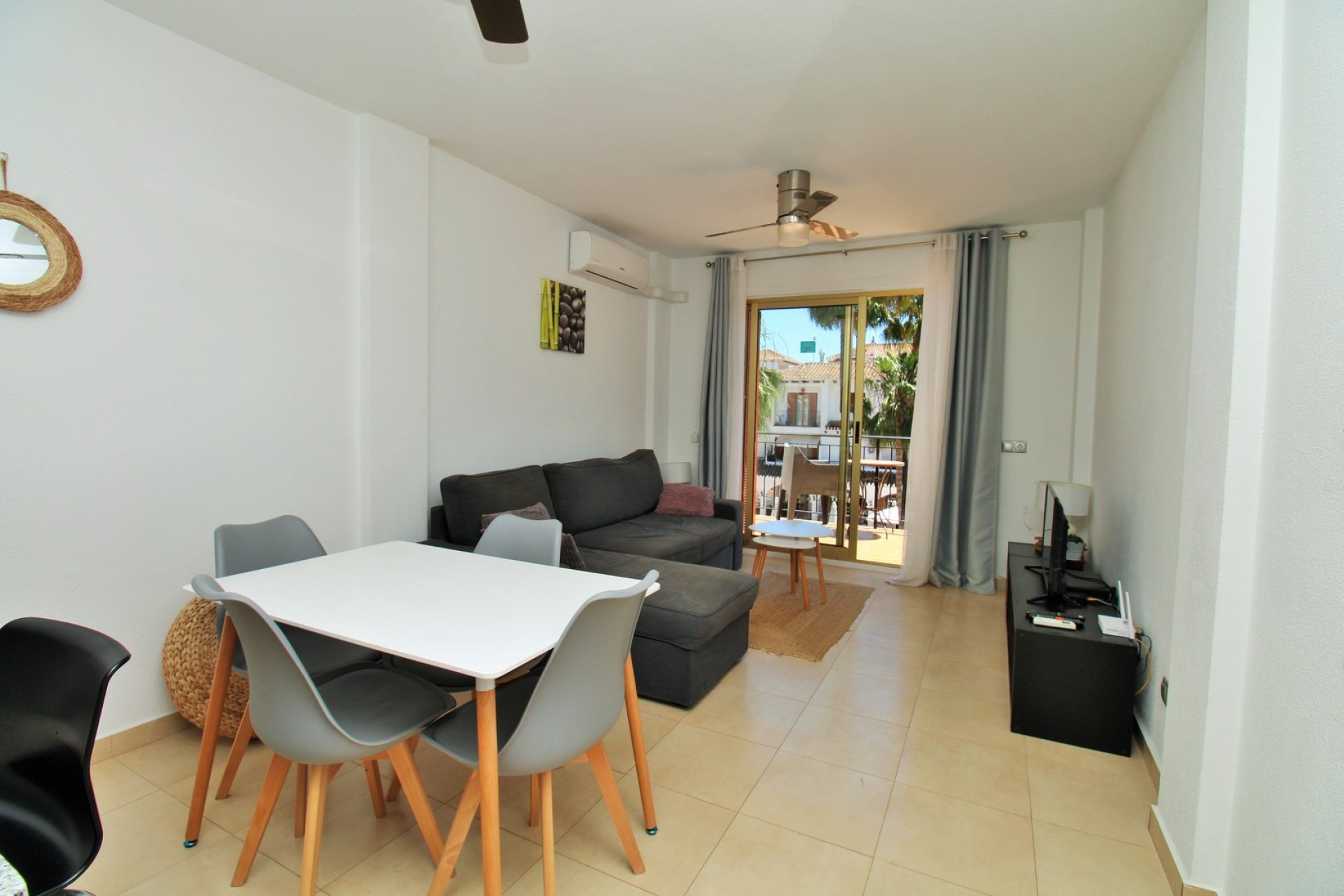 Återförsäljning - Apartment -
Villamartin - Villamartín