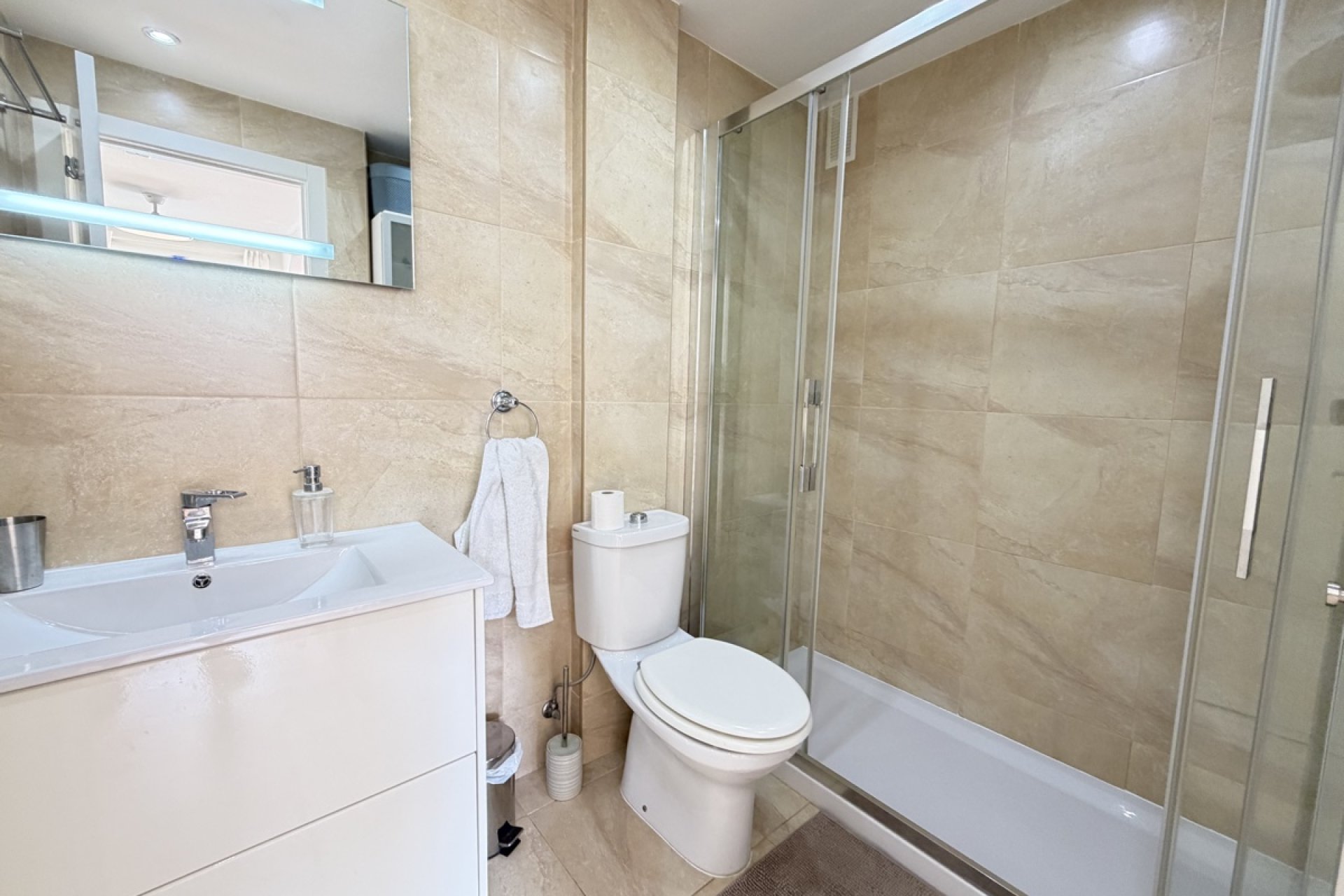 Återförsäljning - Apartment -
Villamartin - Villamartín