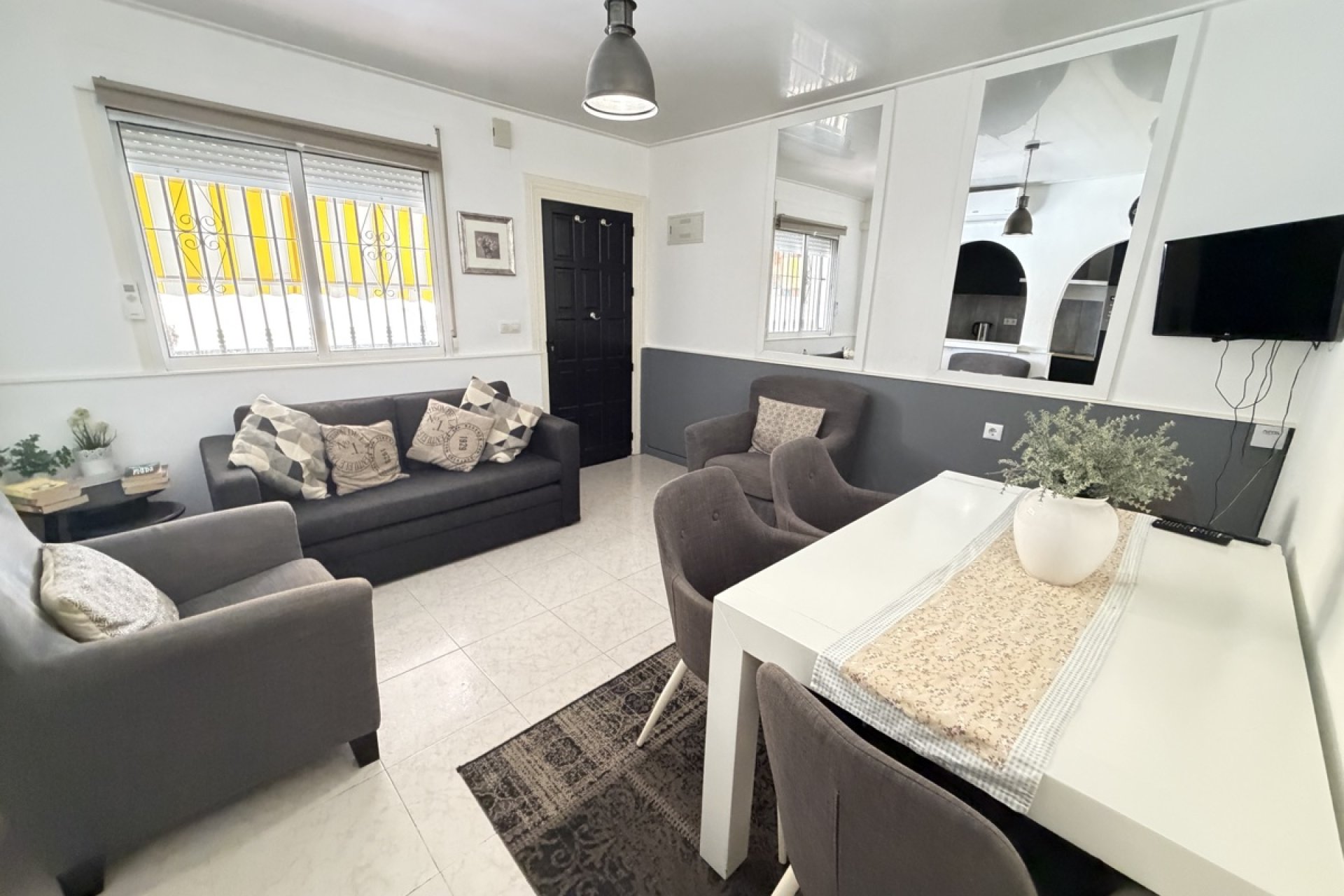 Återförsäljning - Apartment -
Villamartin - Villamartín