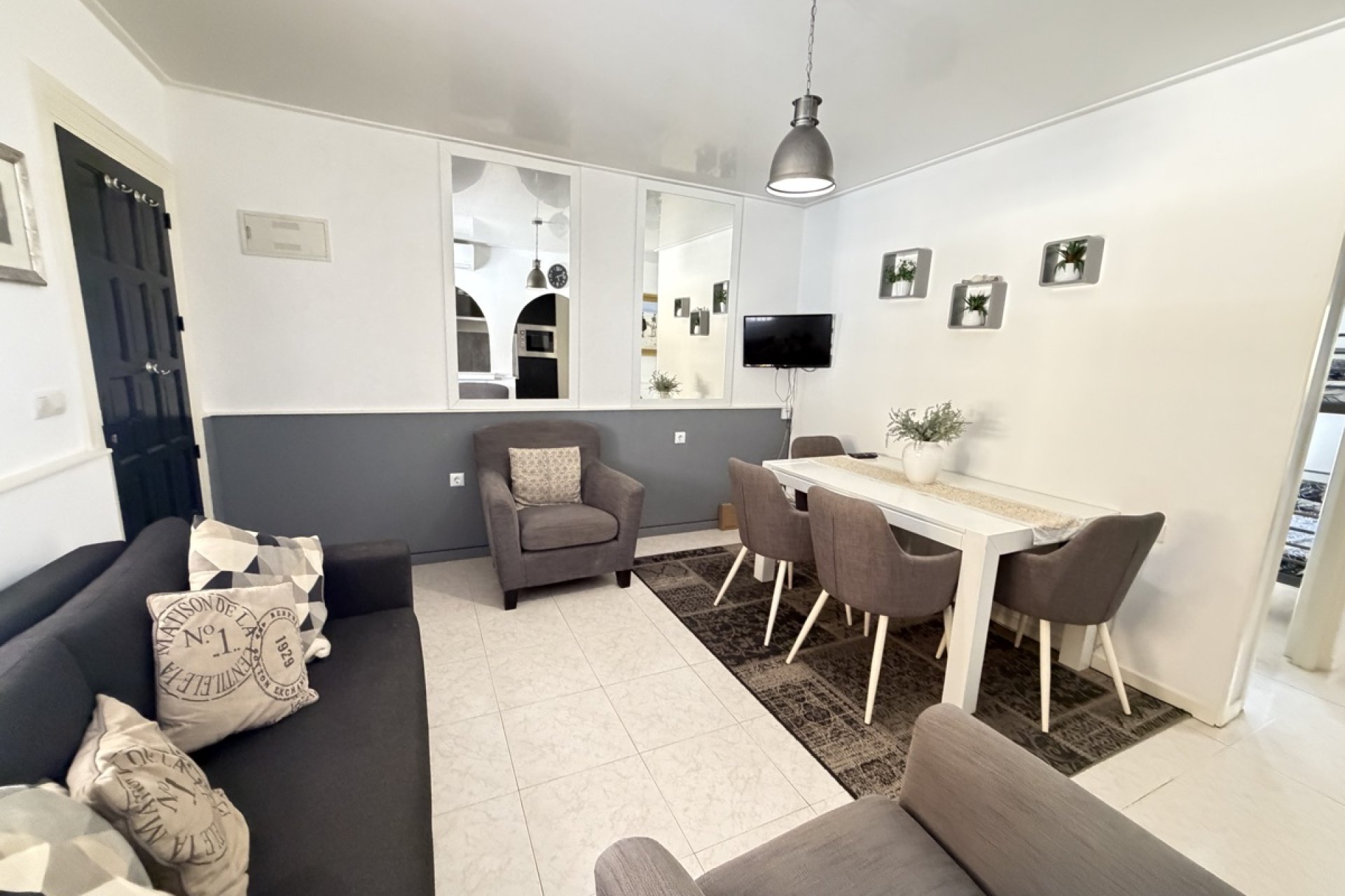 Återförsäljning - Apartment -
Villamartin - Villamartín