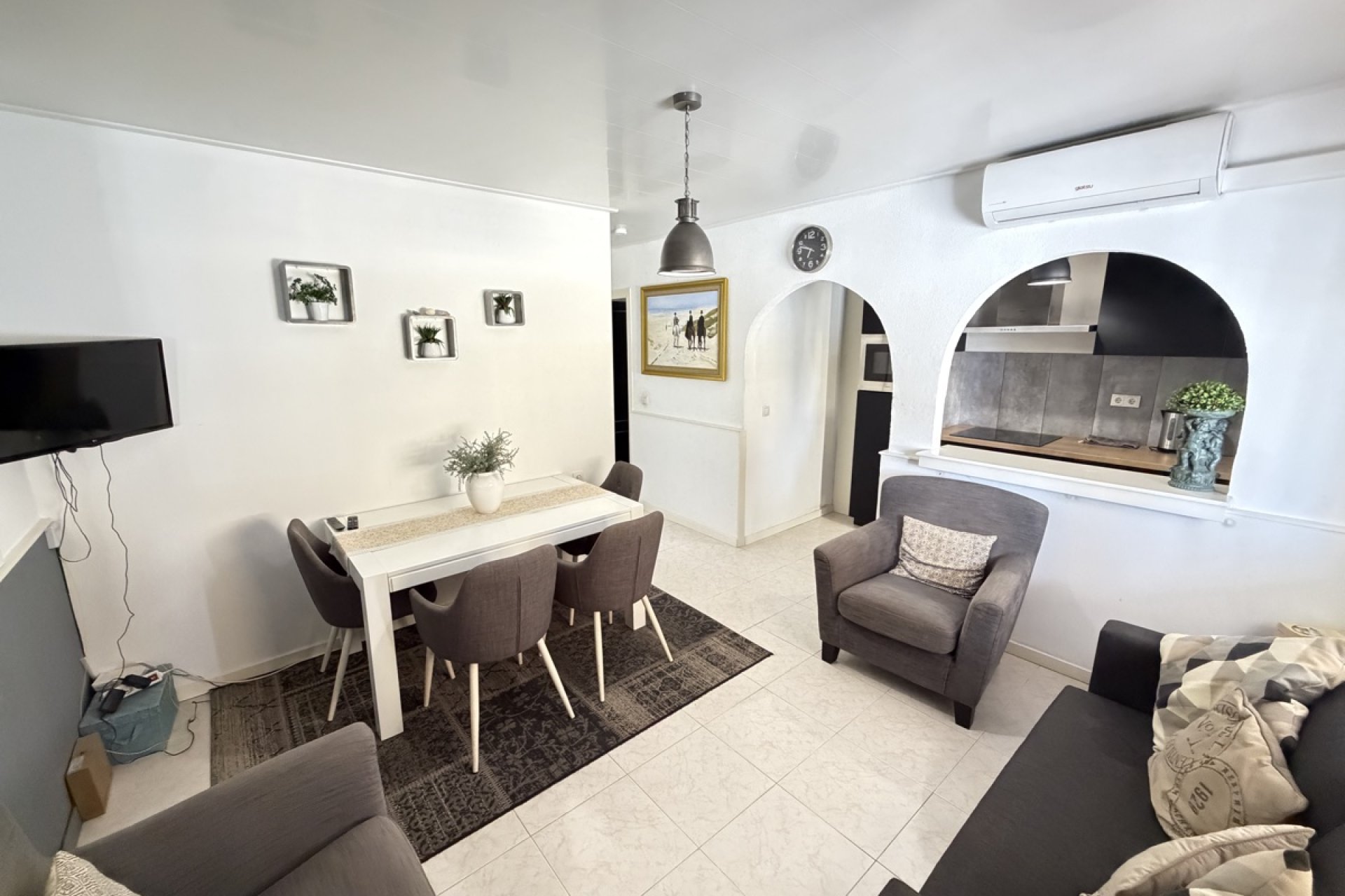 Återförsäljning - Apartment -
Villamartin - Villamartín