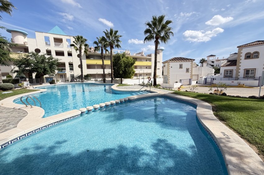 Återförsäljning - Apartment -
Villamartin - Villamartín
