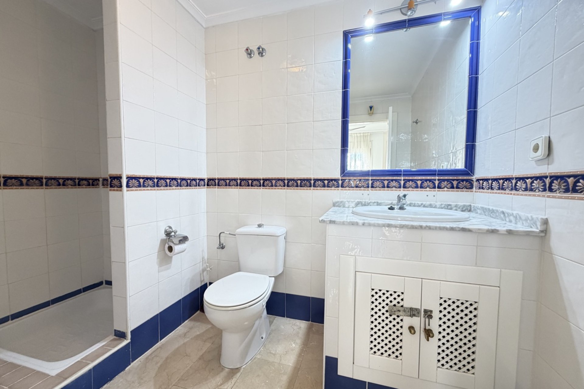 Återförsäljning - Apartment -
Villamartin - Villamartín