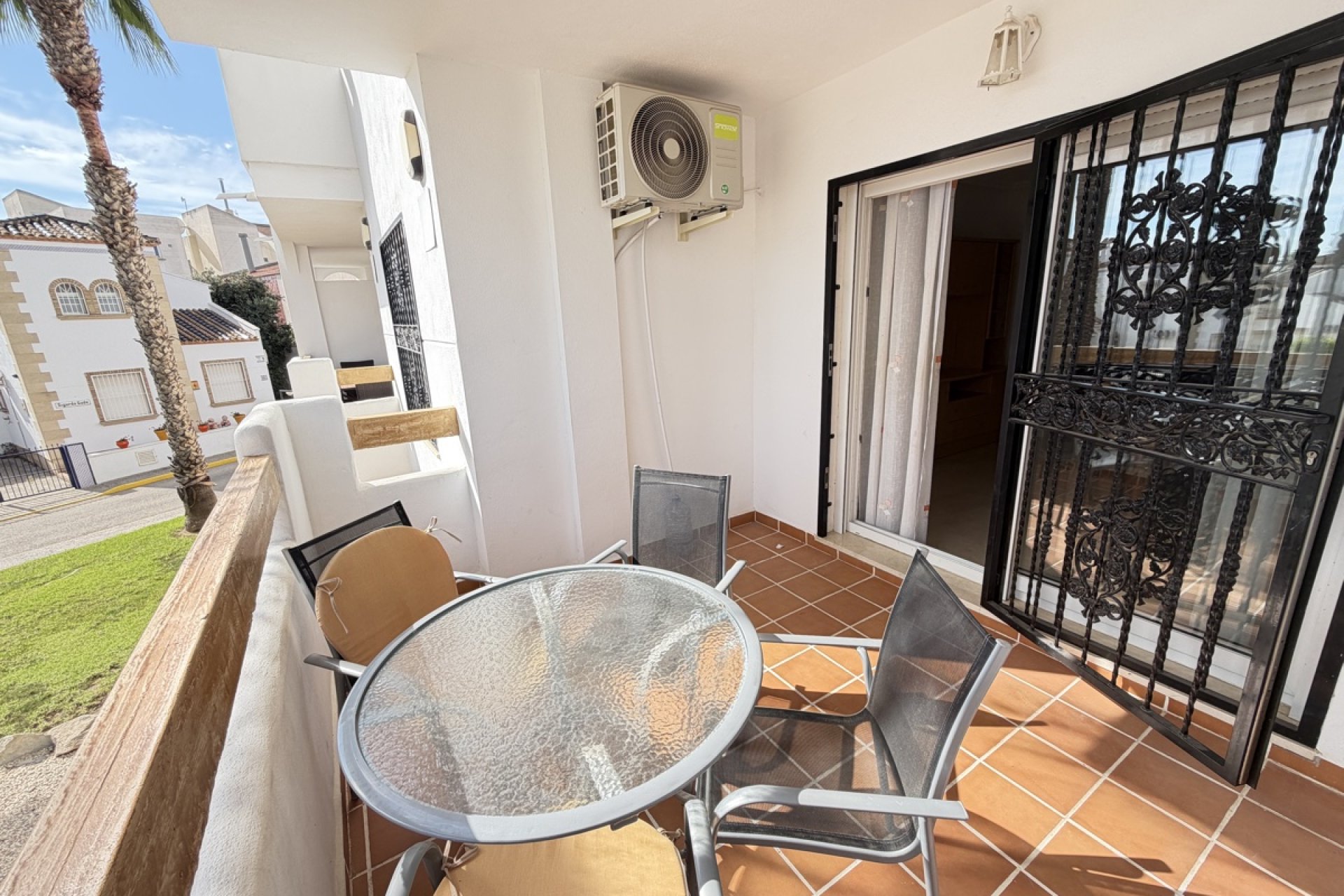Återförsäljning - Apartment -
Villamartin - Villamartín