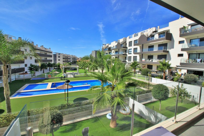 Återförsäljning - Apartment -
Villamartin - Villamartín