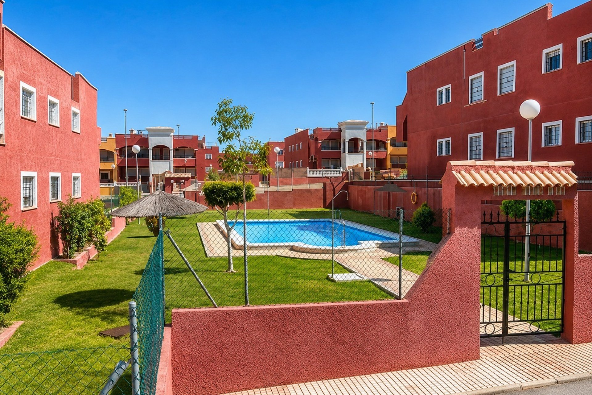 Återförsäljning - Bungalow -
Los Altos - Dream Hills - Dream Hills 2