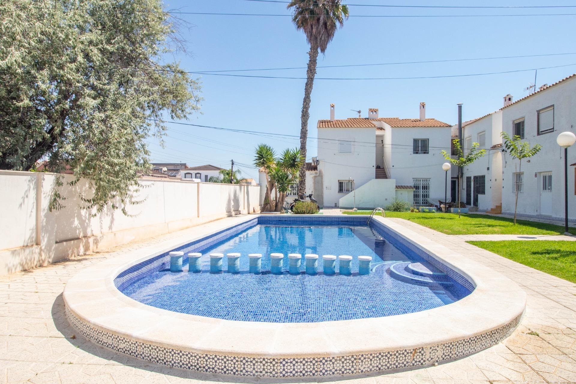 Återförsäljning - Bungalow -
Orihuela Costa - Cabo Roig