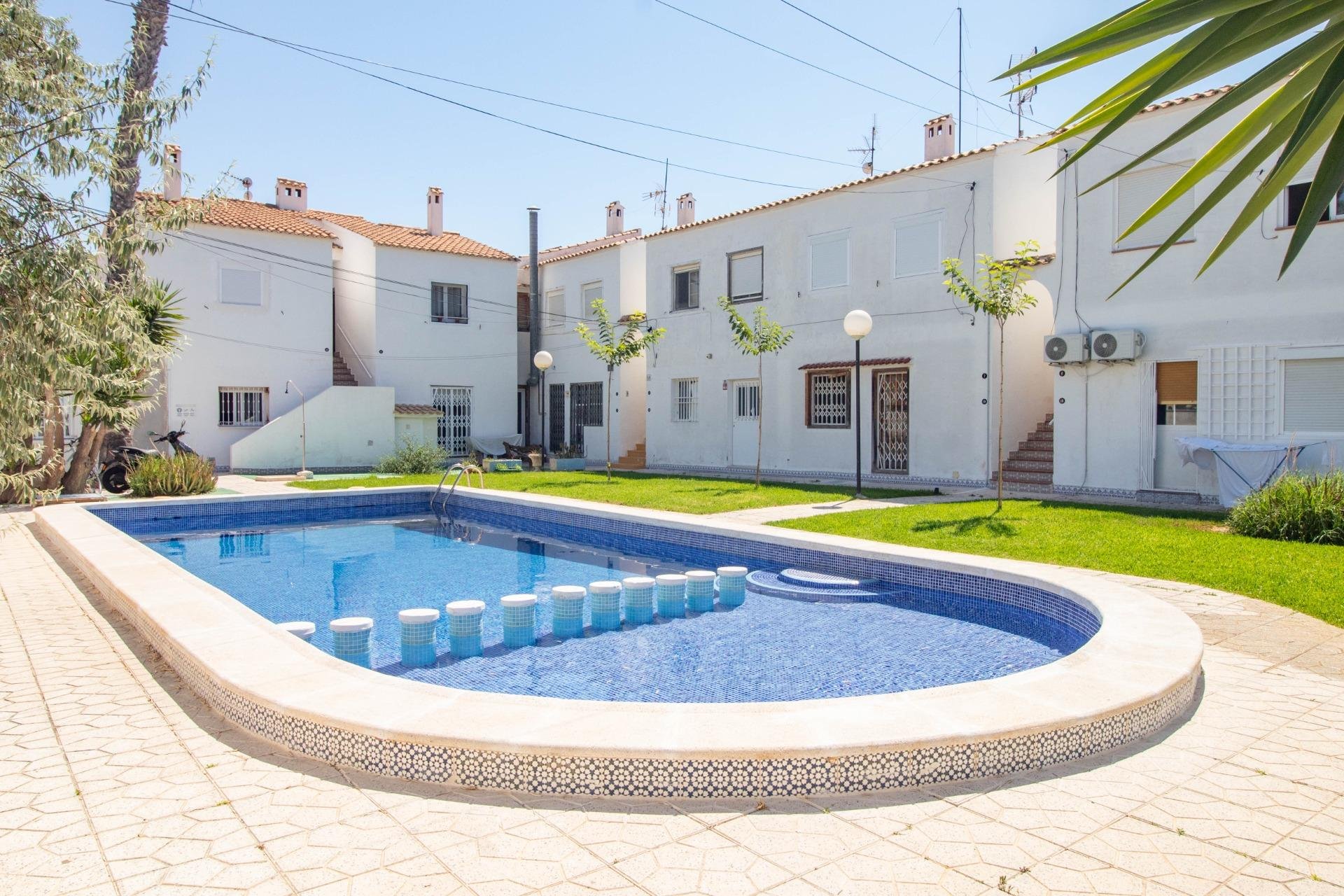 Återförsäljning - Bungalow -
Orihuela Costa - Cabo Roig