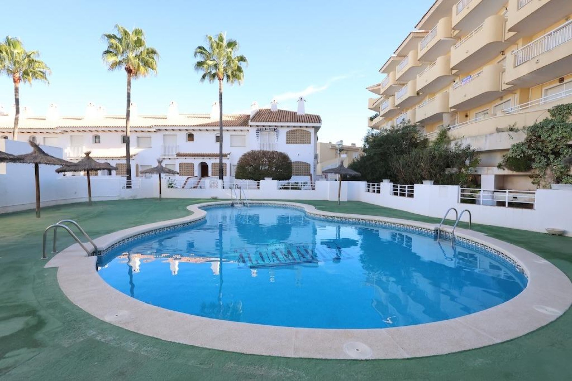 Återförsäljning - Bungalow -
Orihuela Costa - Campoamor