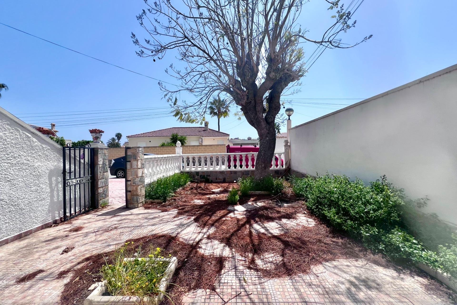Återförsäljning - Bungalow -
Orihuela Costa - La Regia