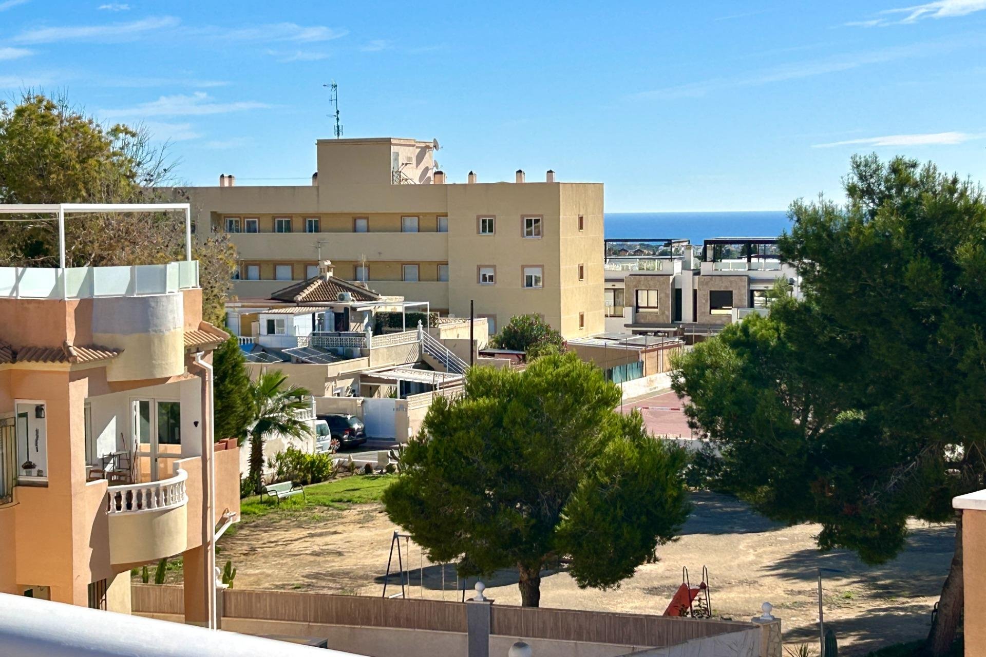 Återförsäljning - Bungalow -
Orihuela Costa - Lomas de Don Juan