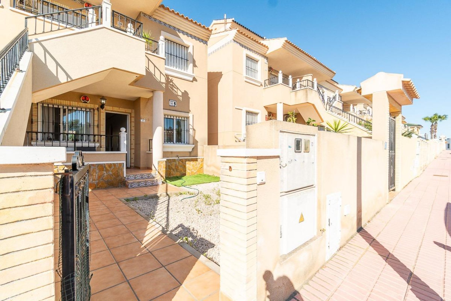 Återförsäljning - Bungalow -
Orihuela Costa - Los Almendros-La Florida