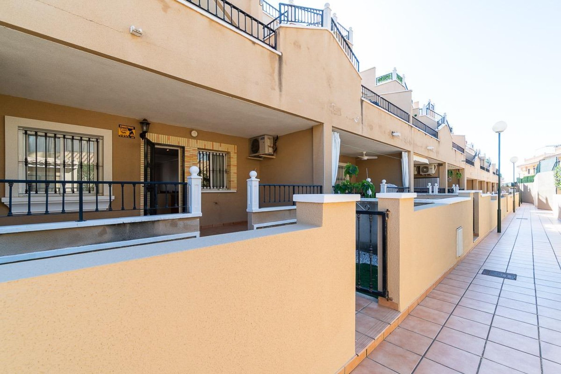 Återförsäljning - Bungalow -
Orihuela Costa - Los Almendros-La Florida