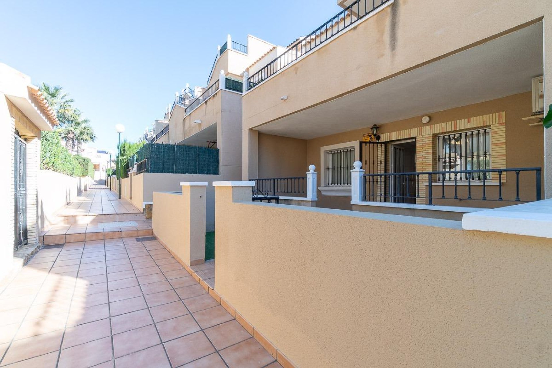 Återförsäljning - Bungalow -
Orihuela Costa - Los Almendros-La Florida