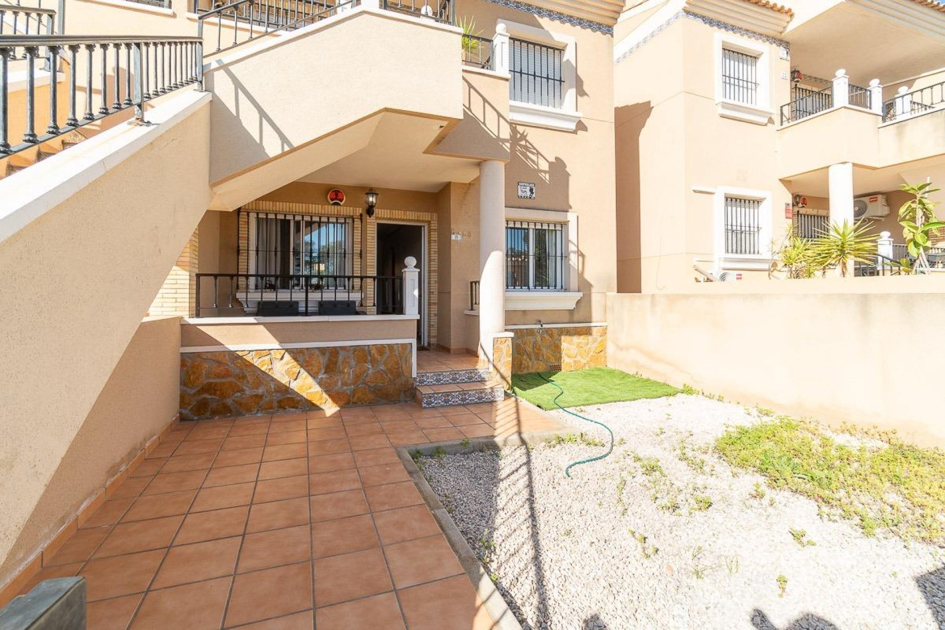 Återförsäljning - Bungalow -
Orihuela Costa - Los Almendros-La Florida