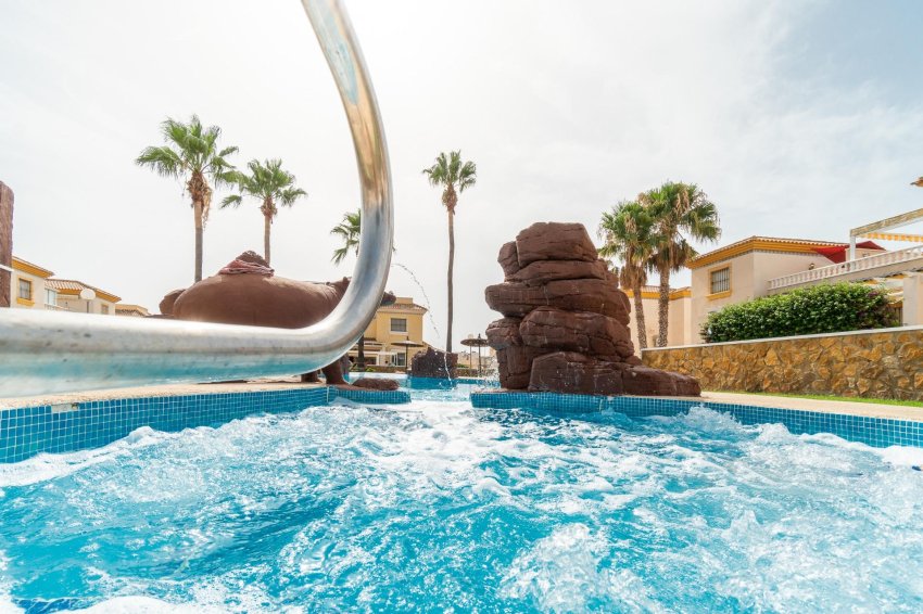 Återförsäljning - Bungalow -
Orihuela Costa - Los Dolses