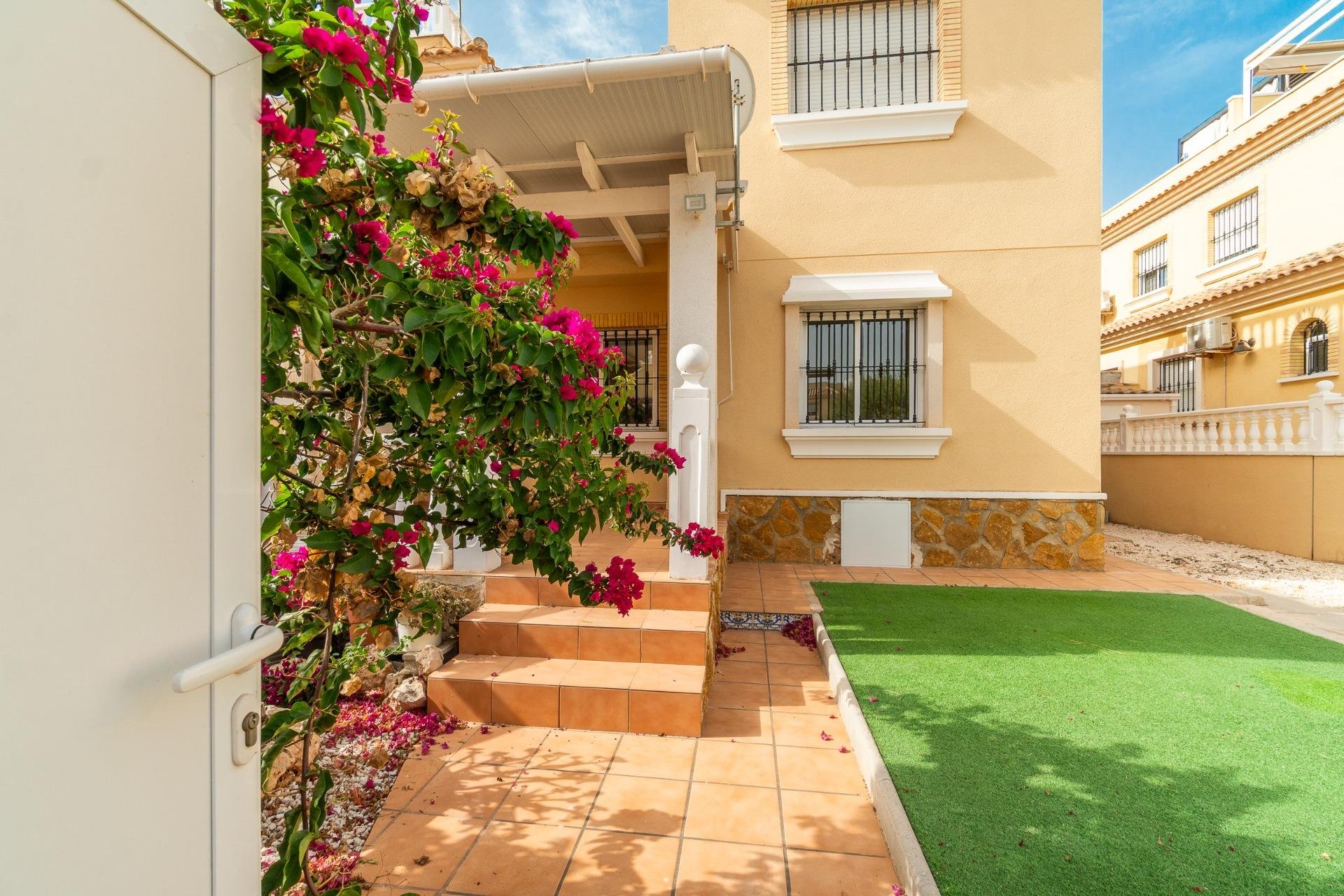 Återförsäljning - Bungalow -
Orihuela Costa - Los Dolses
