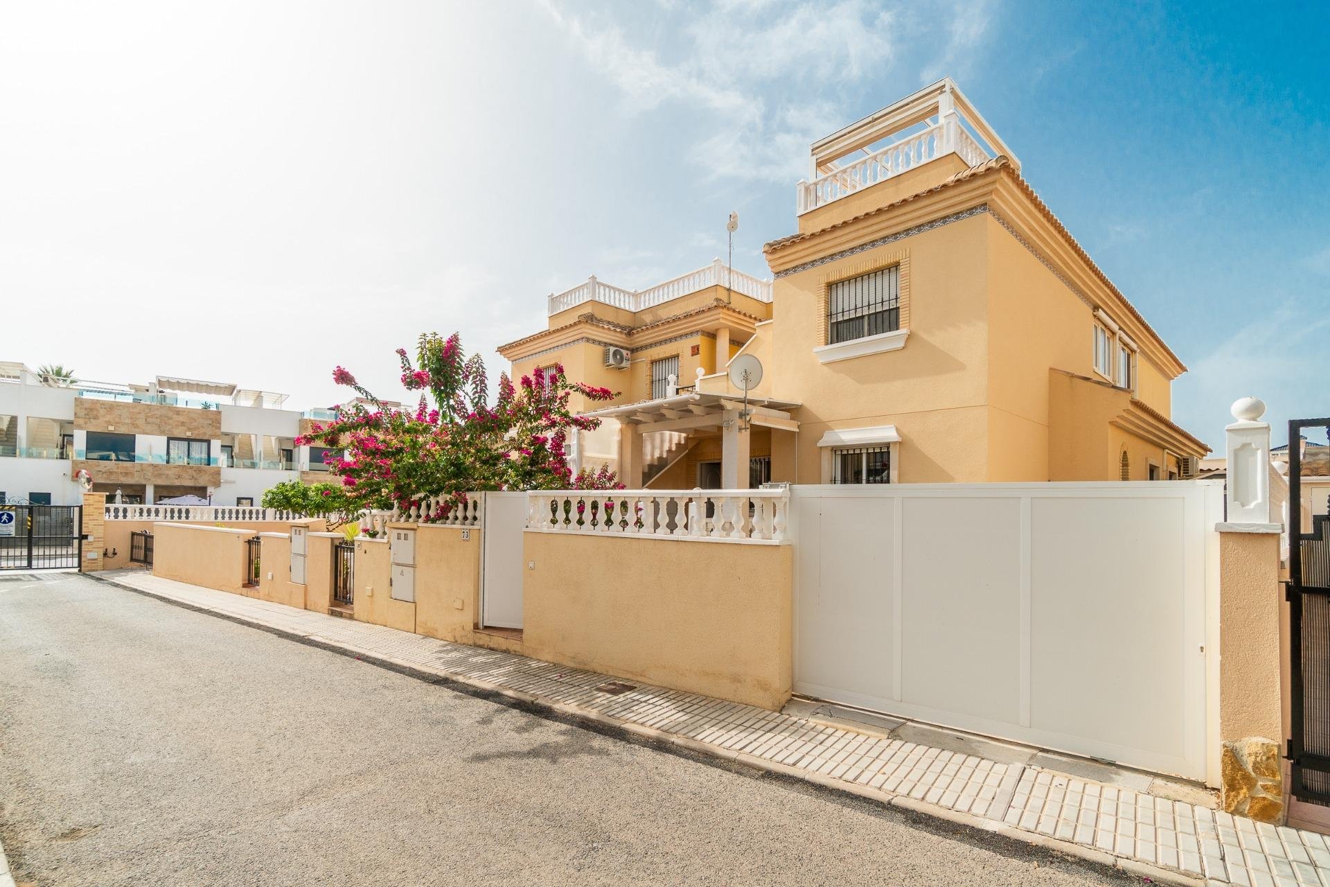 Återförsäljning - Bungalow -
Orihuela Costa - Los Dolses
