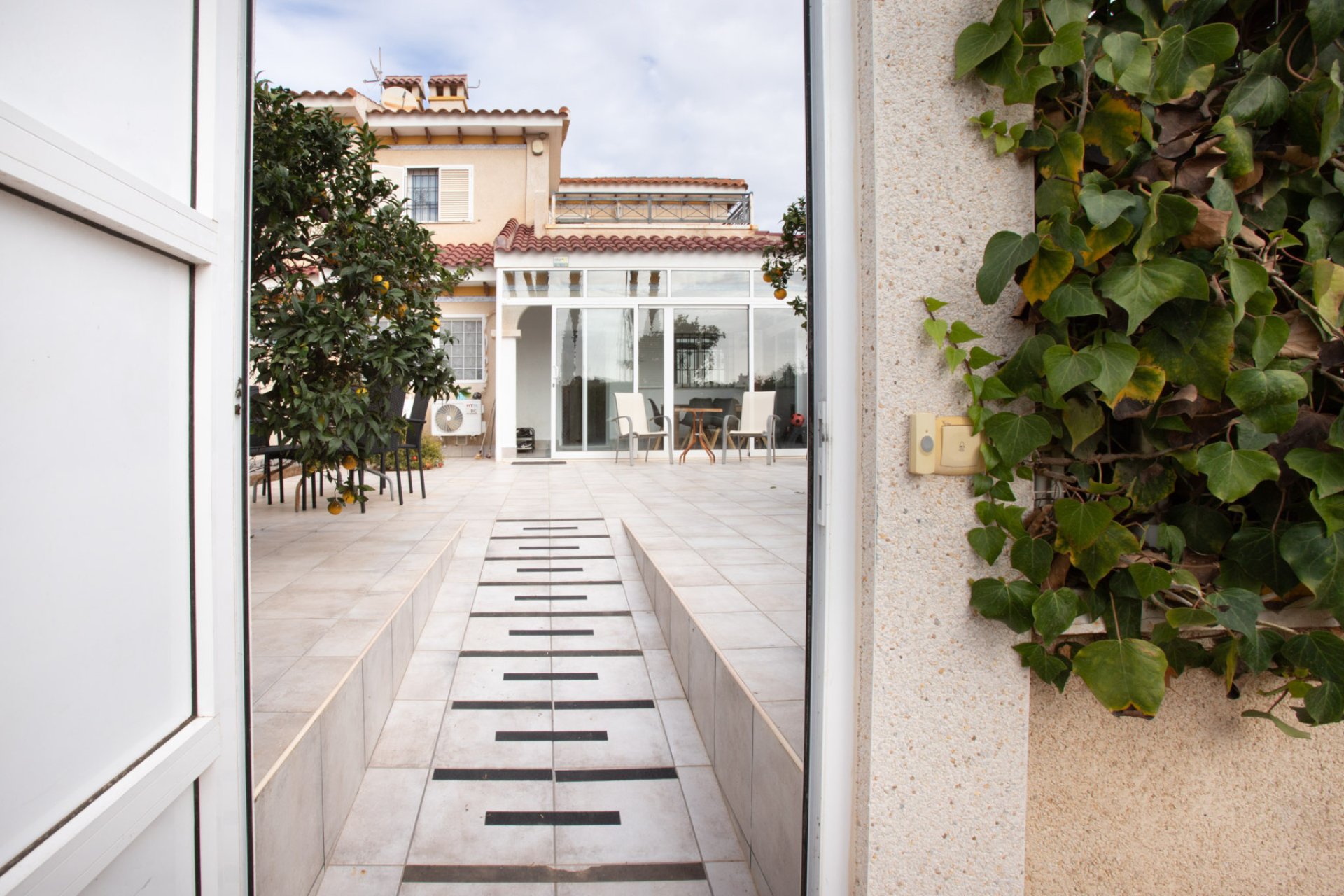 Återförsäljning - Bungalow -
Orihuela Costa - Playa Flamenca