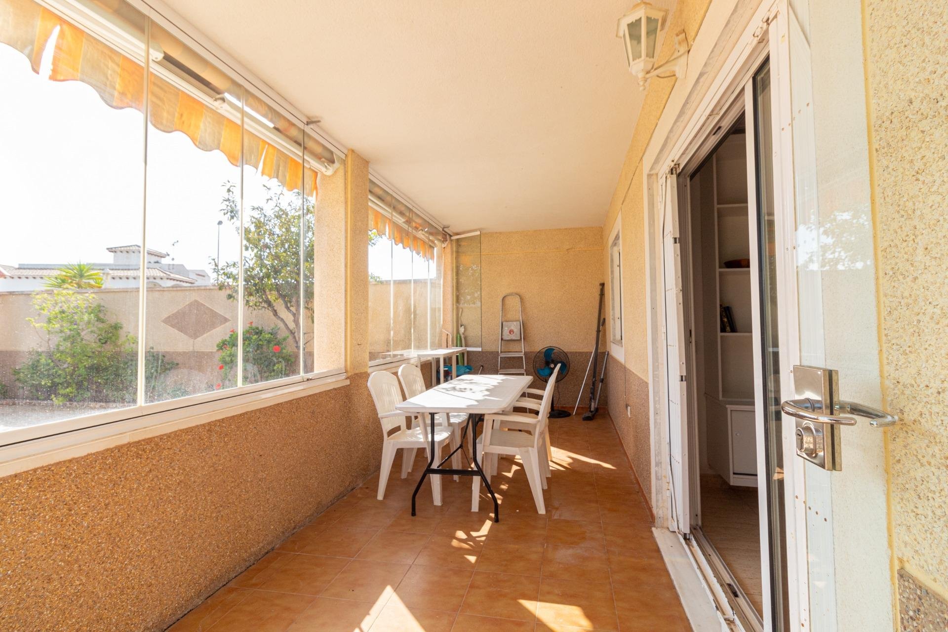 Återförsäljning - Bungalow -
Orihuela Costa - Punta Prima