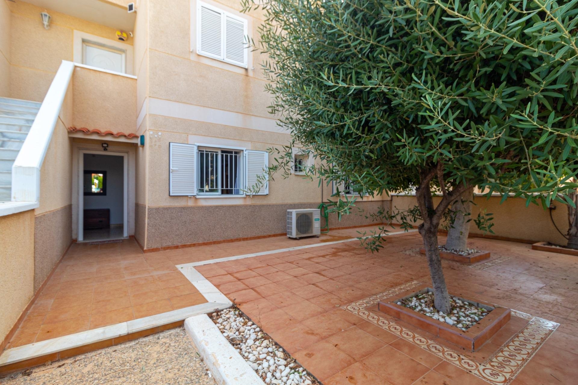 Återförsäljning - Bungalow -
Orihuela Costa - Punta Prima