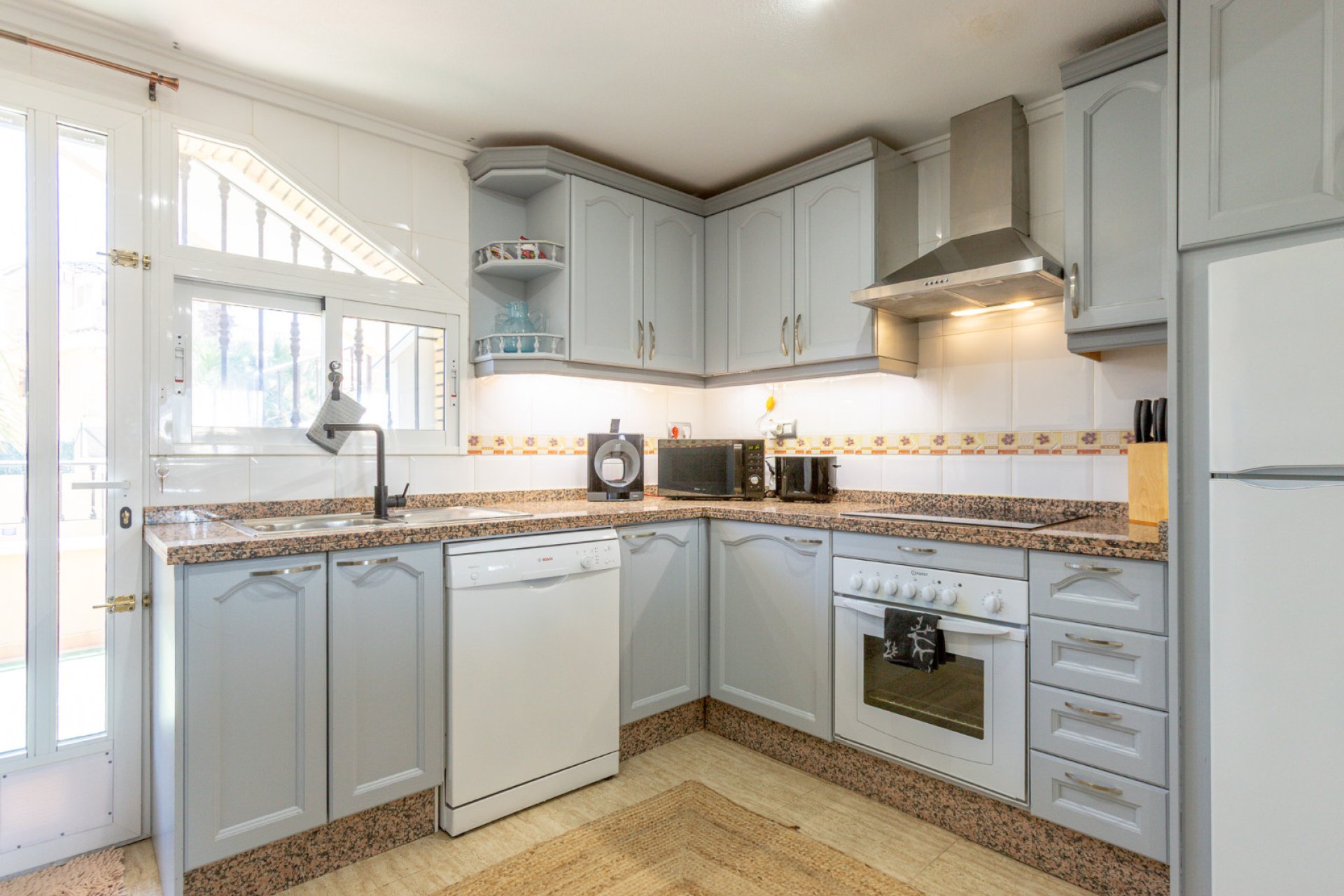 Återförsäljning - Bungalow -
Orihuela Costa - Villamartín