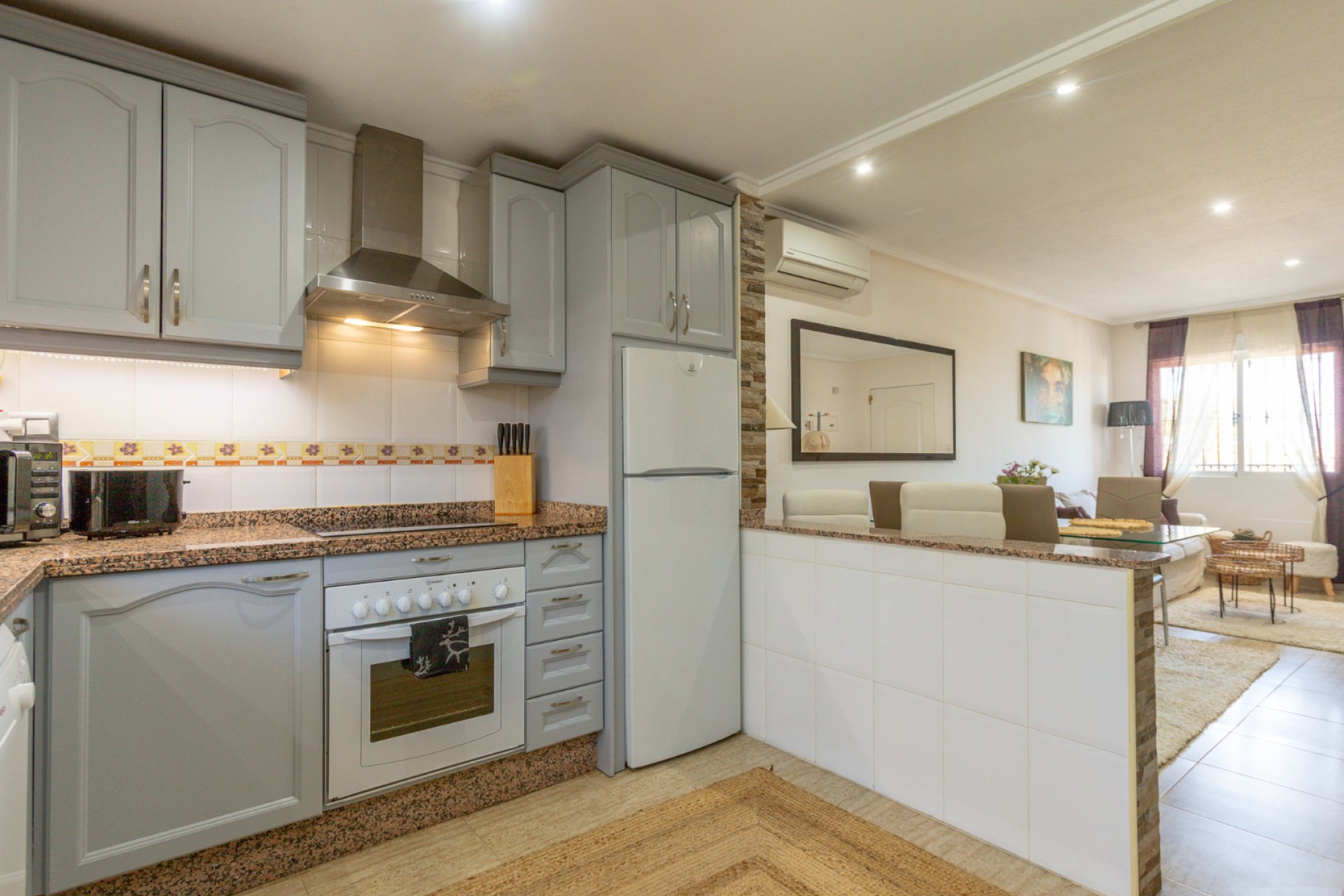 Återförsäljning - Bungalow -
Orihuela Costa - Villamartín