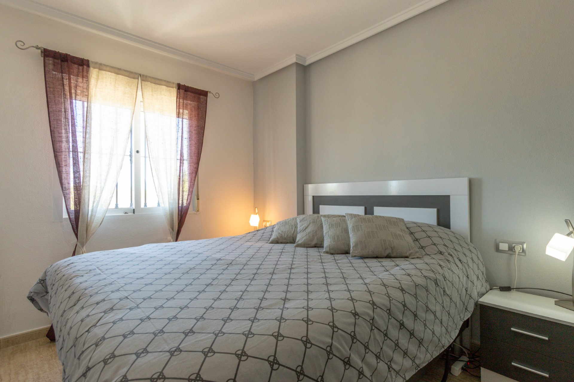 Återförsäljning - Bungalow -
Orihuela Costa - Villamartín