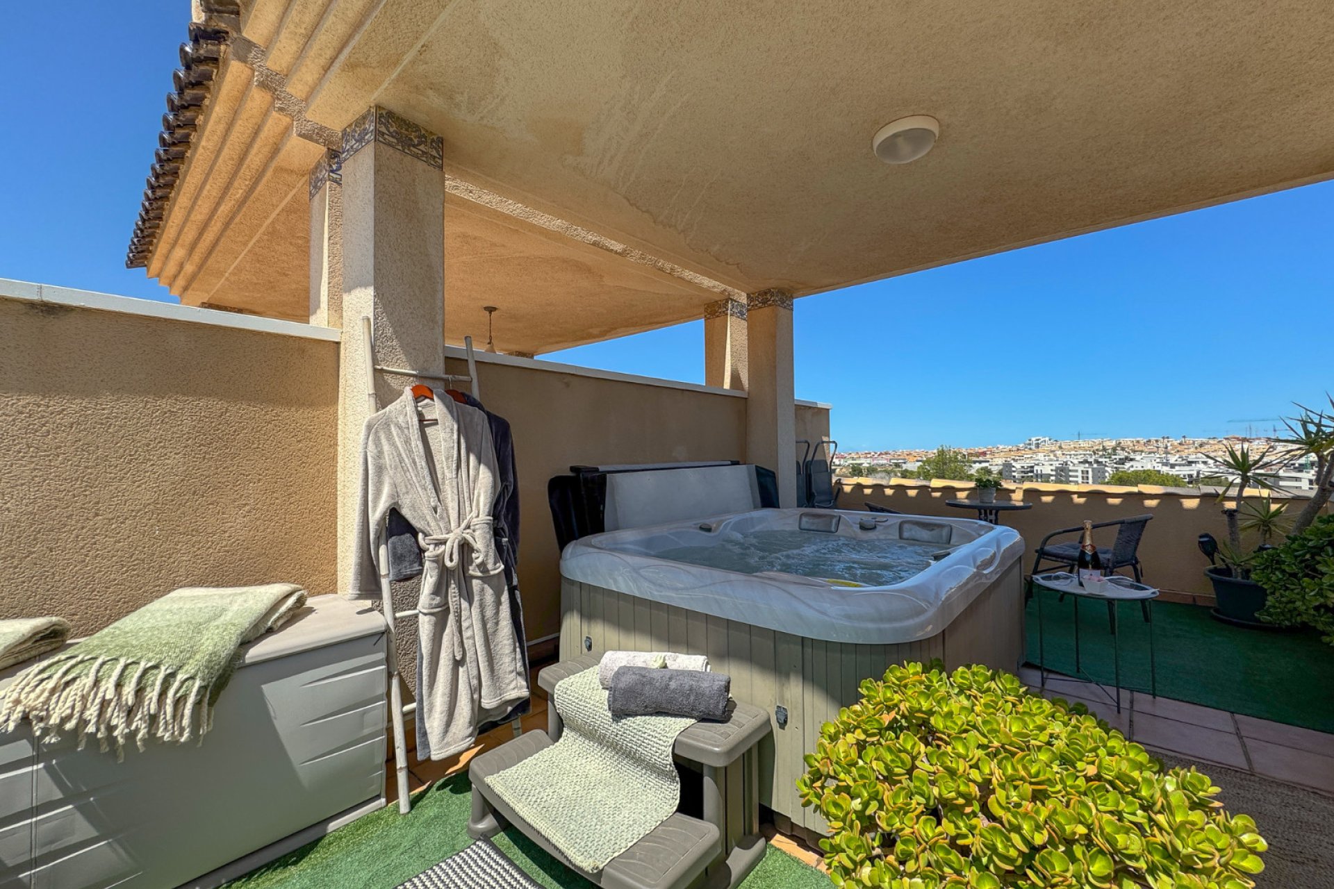 Återförsäljning - Bungalow -
Orihuela Costa - Villamartín