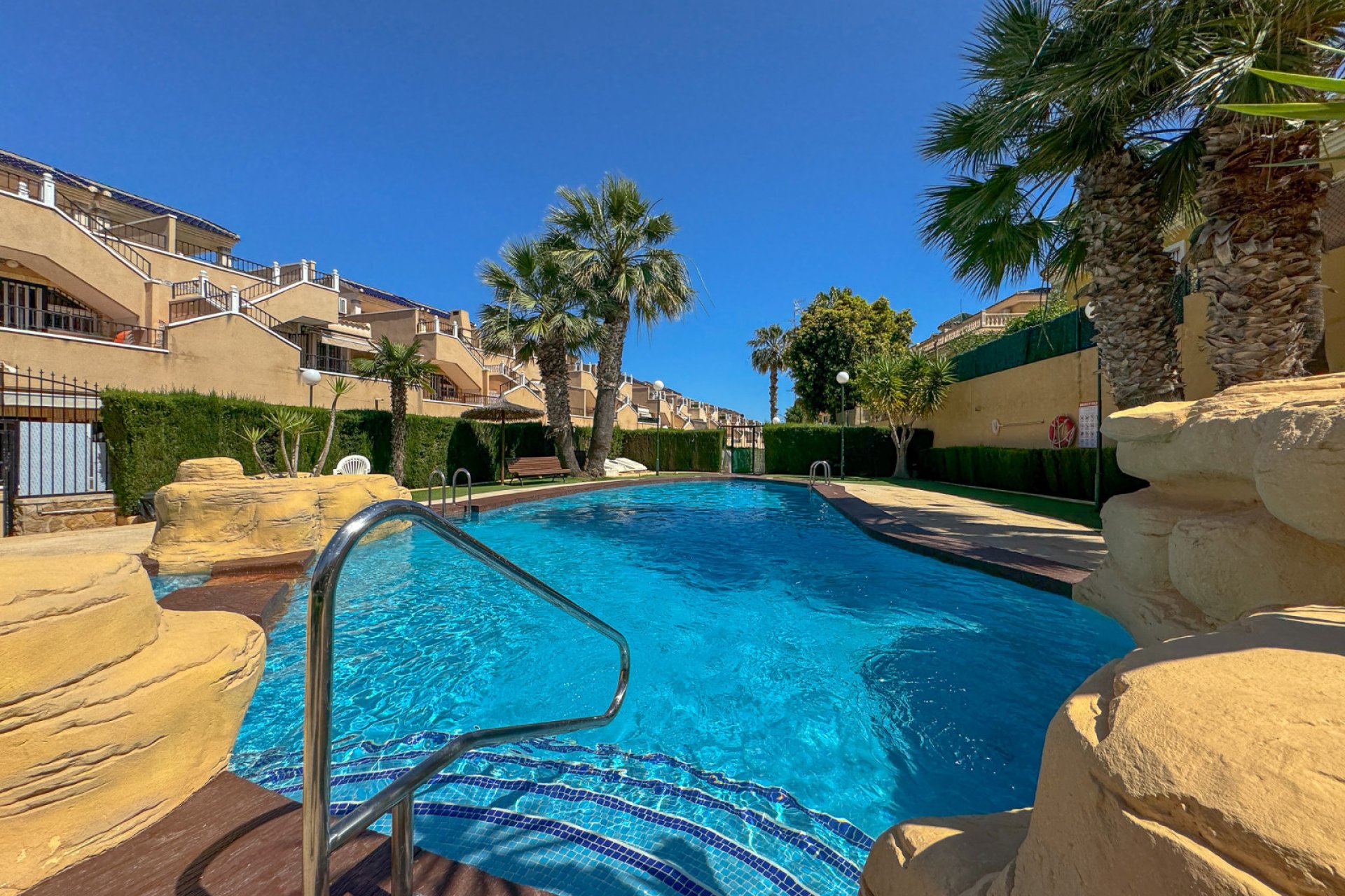Återförsäljning - Bungalow -
Orihuela Costa - Villamartín