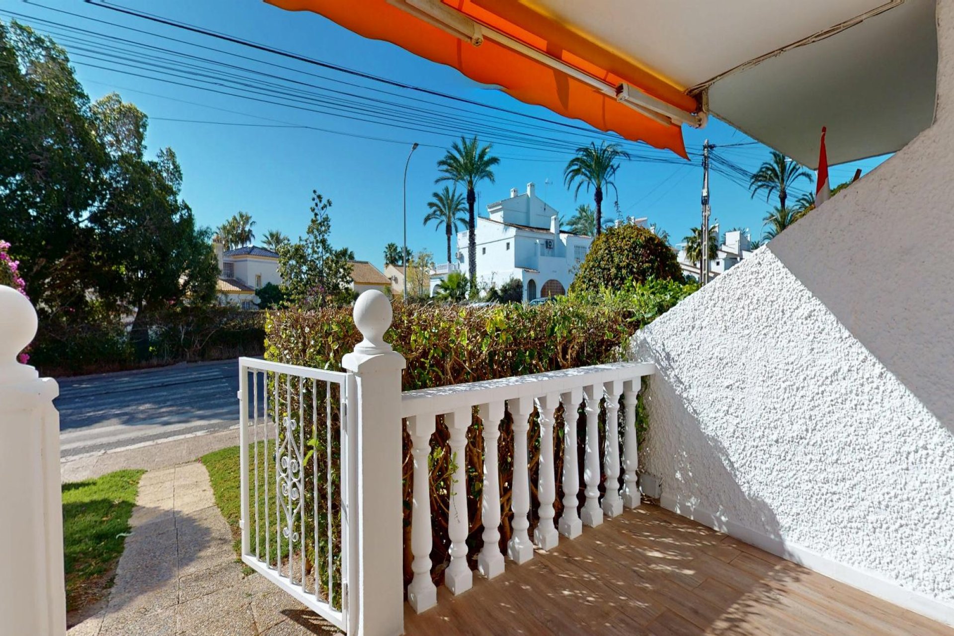 Återförsäljning - Bungalow -
Orihuela Costa - Villamartín