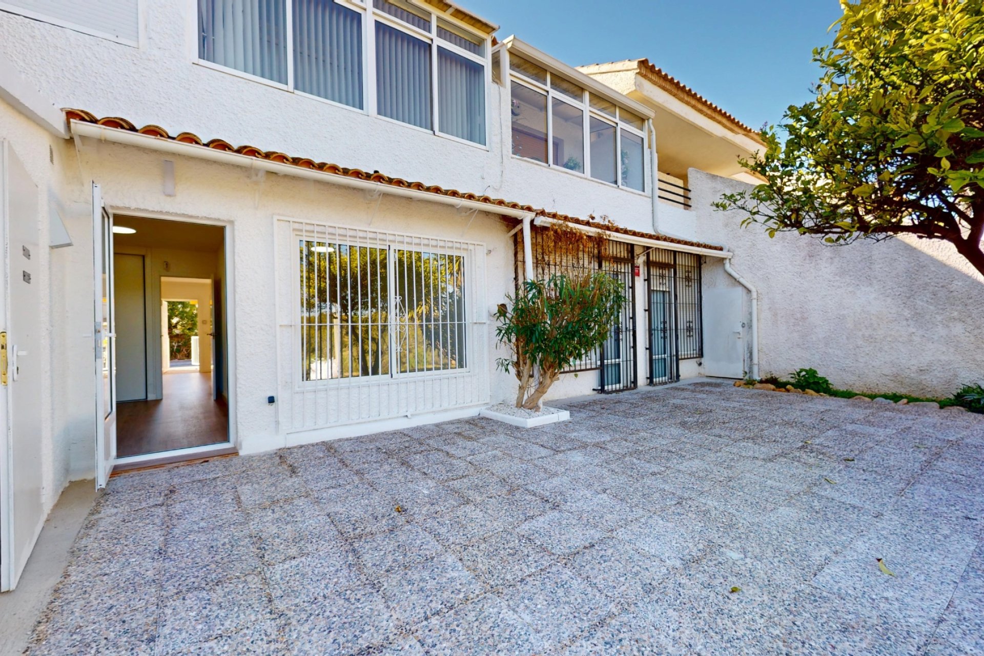 Återförsäljning - Bungalow -
Orihuela Costa - Villamartín