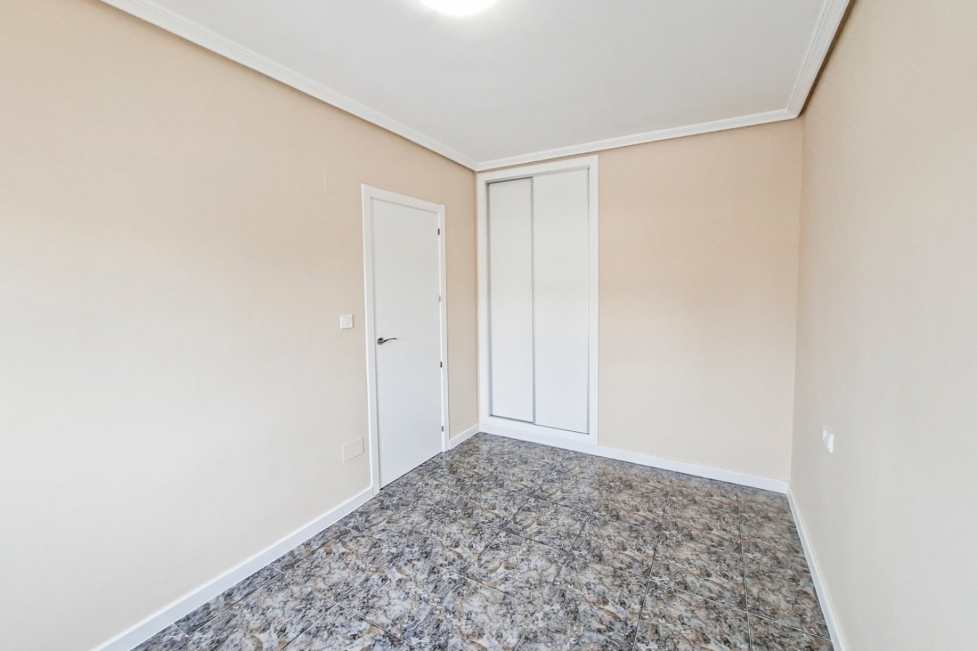 Återförsäljning - Bungalow -
Orihuela Costa