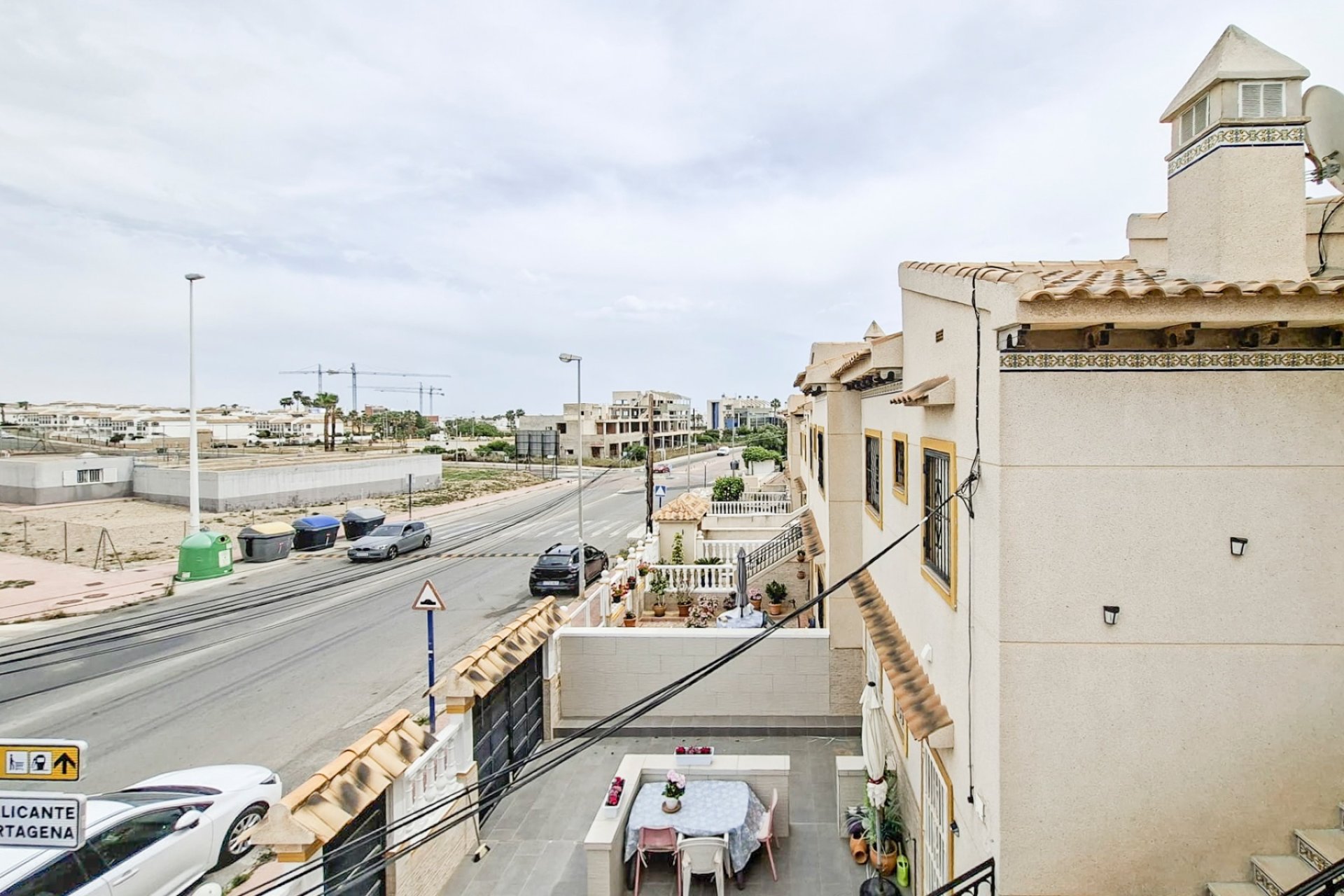 Återförsäljning - Bungalow -
Orihuela Costa