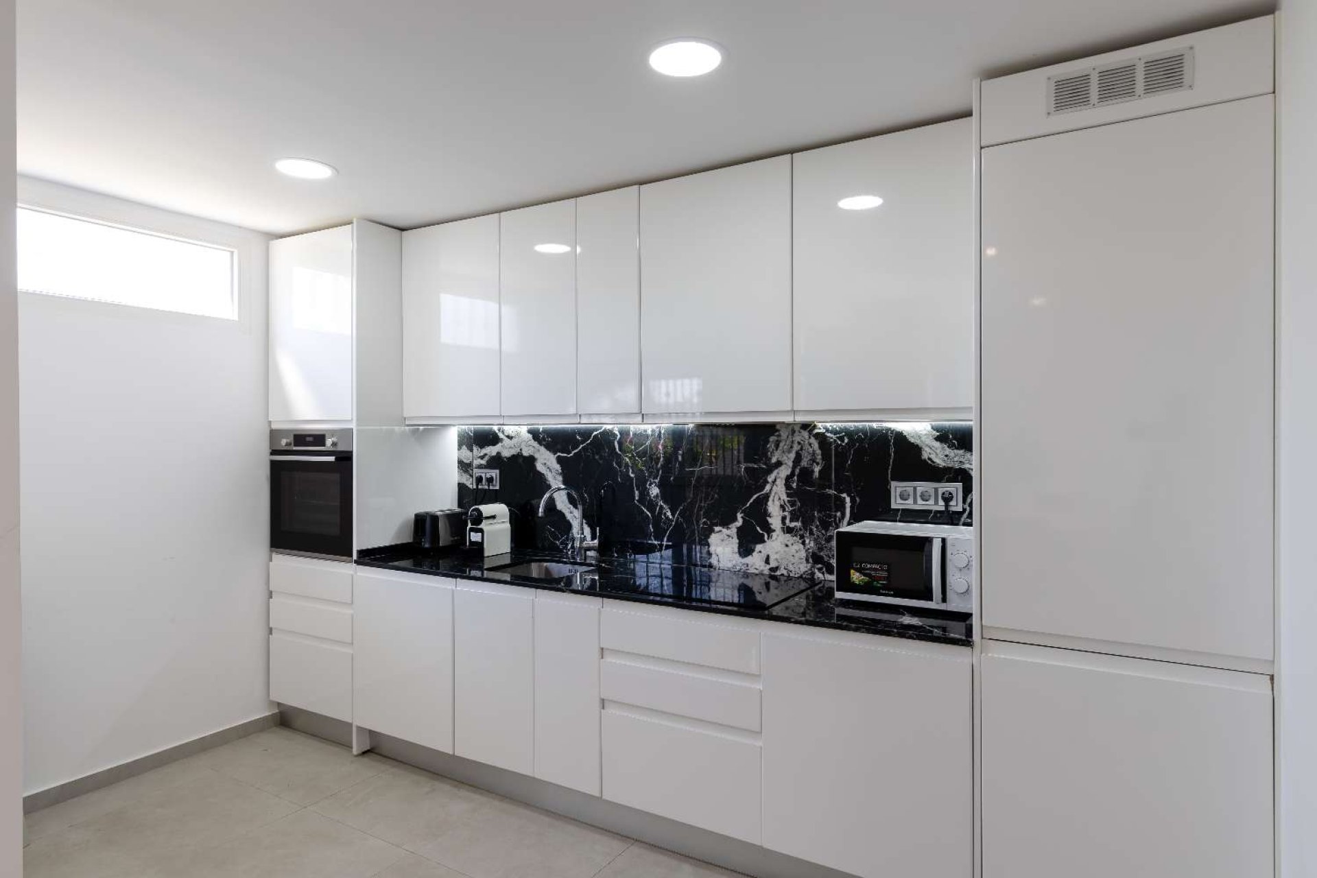 Återförsäljning - Bungalow -
Orihuela - Orihuela Costa