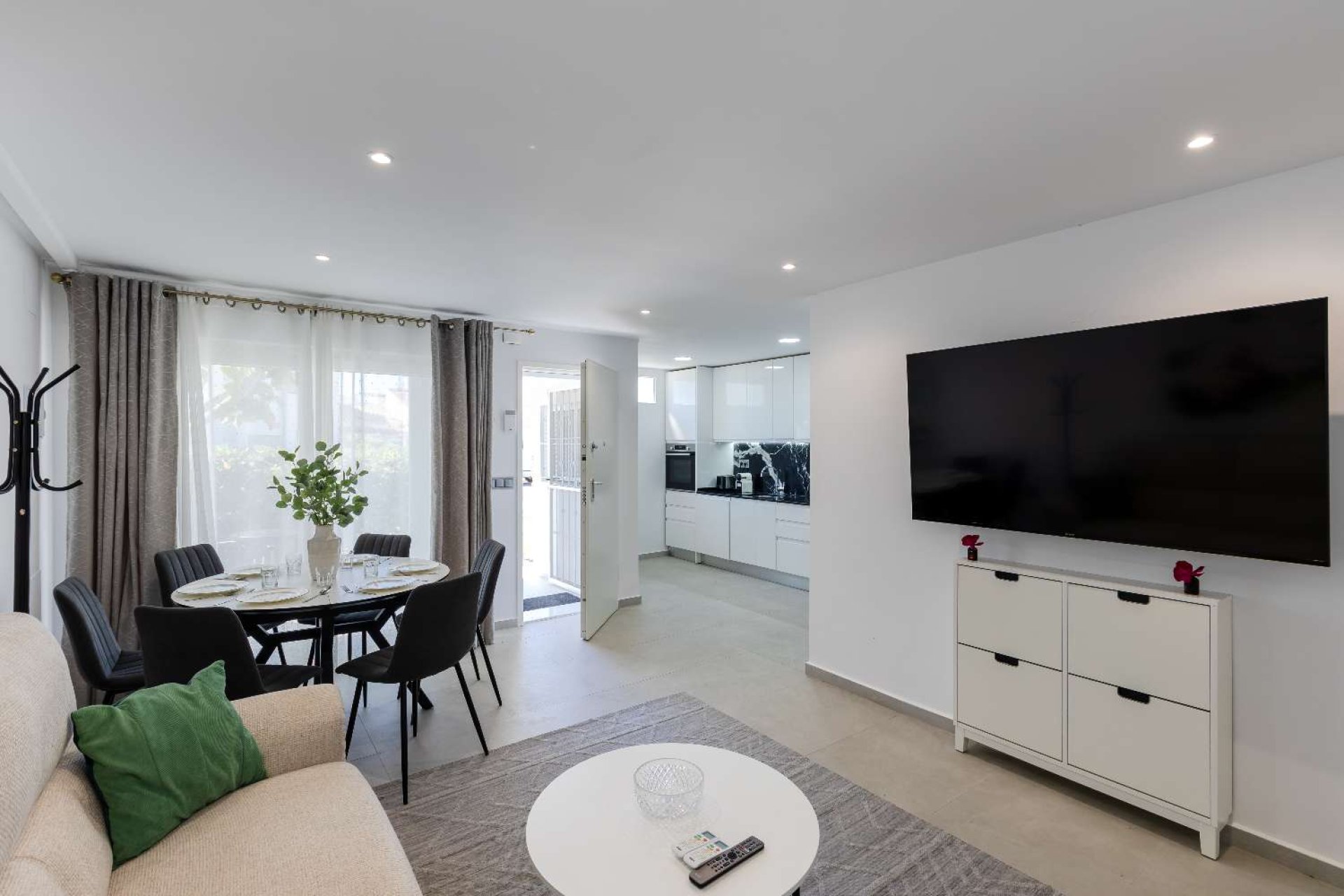 Återförsäljning - Bungalow -
Orihuela - Orihuela Costa