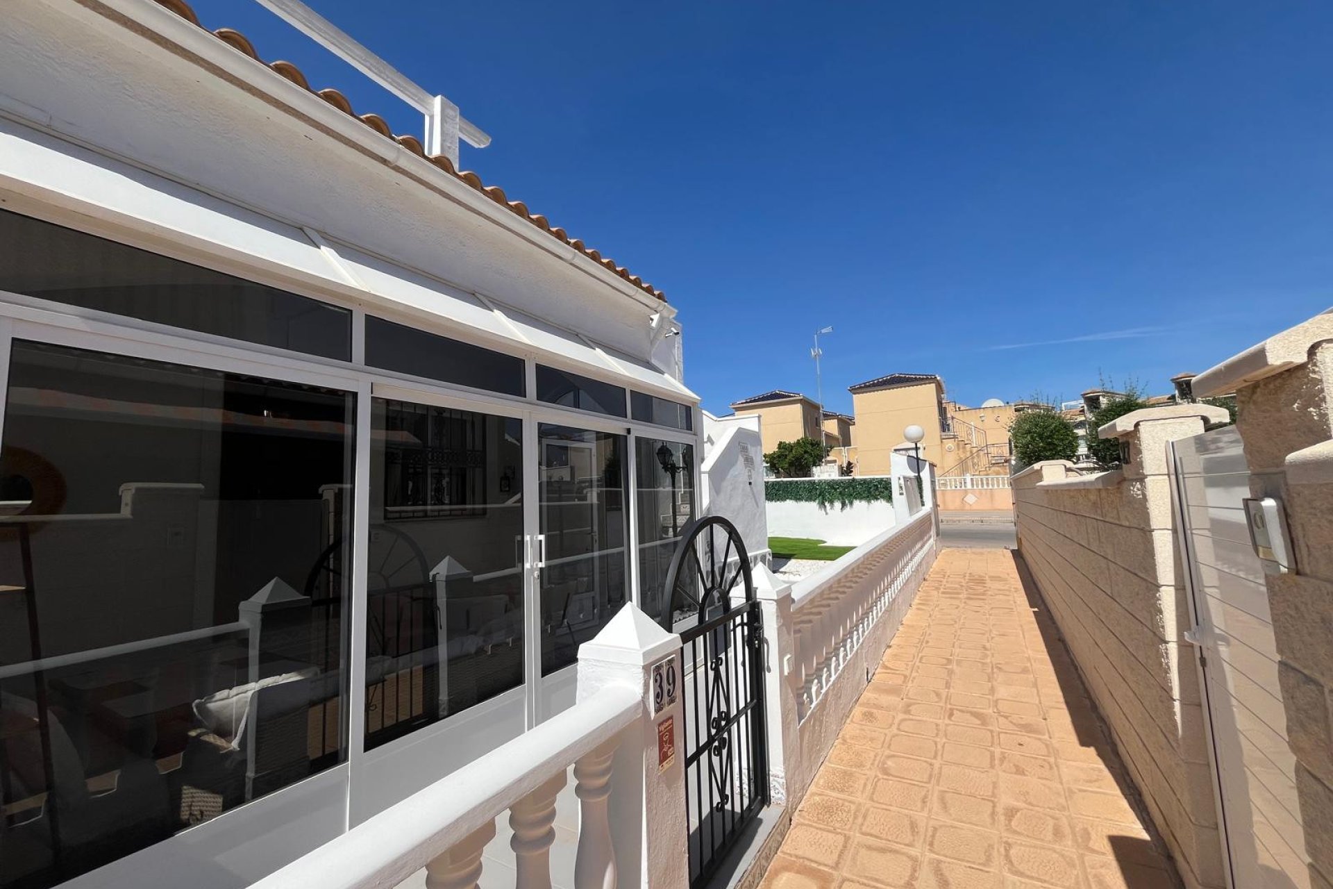 Återförsäljning - Bungalow -
Punta Prima - Serena