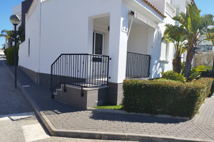 Återförsäljning - Bungalow -
Torrevieja - Aguas Nuevas