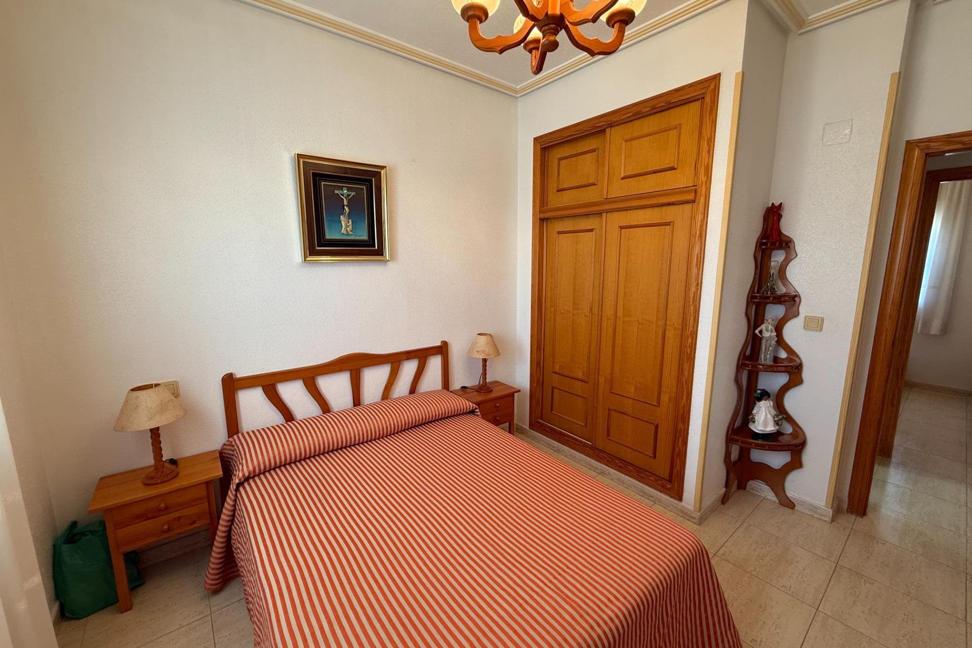 Återförsäljning - Bungalow -
Torrevieja - Aguas Nuevas