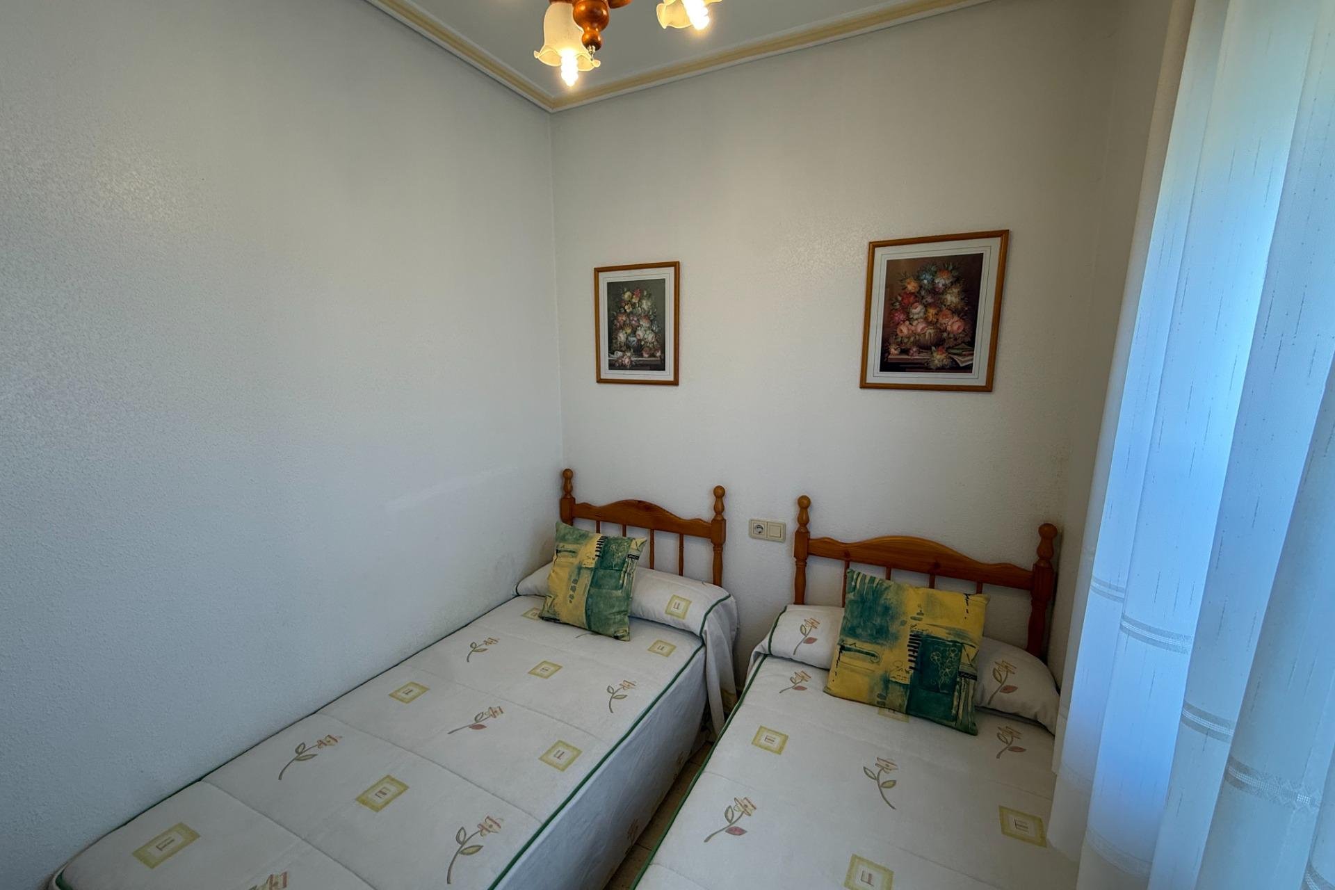 Återförsäljning - Bungalow -
Torrevieja - Aguas Nuevas