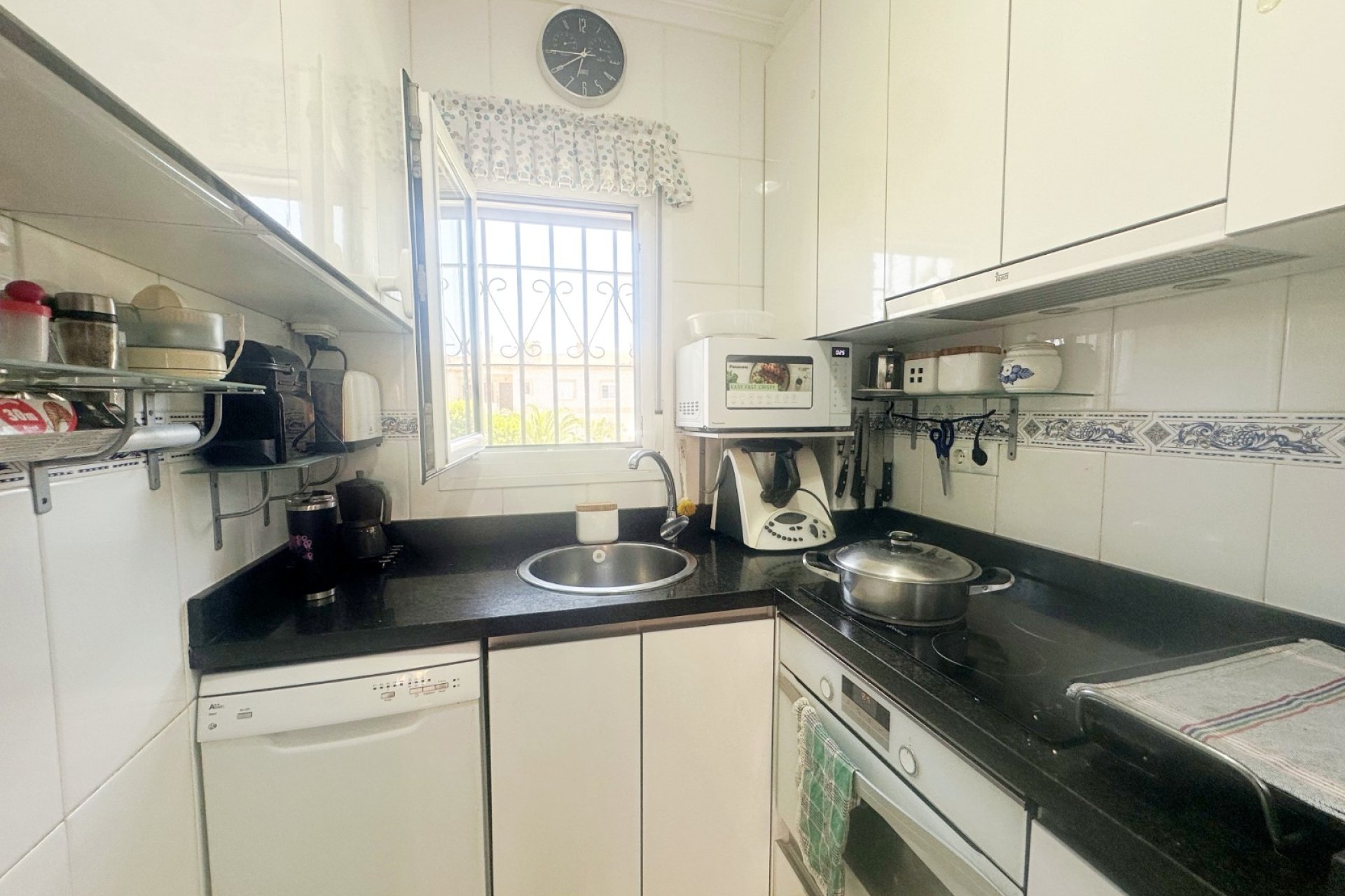 Återförsäljning - Bungalow -
Torrevieja - Aguas Nuevas