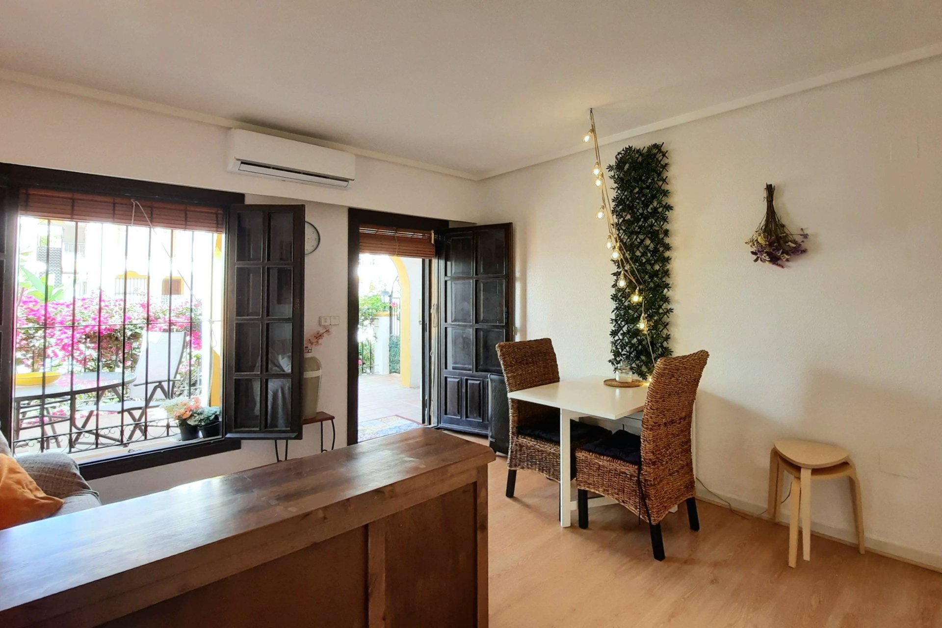 Återförsäljning - Bungalow -
Torrevieja - La Mata