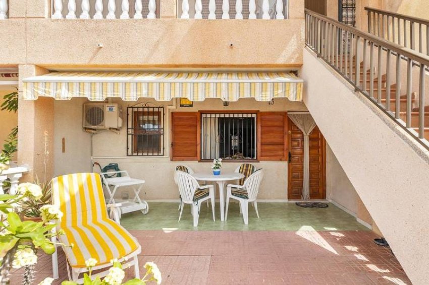 Återförsäljning - Bungalow -
Torrevieja - La Mata