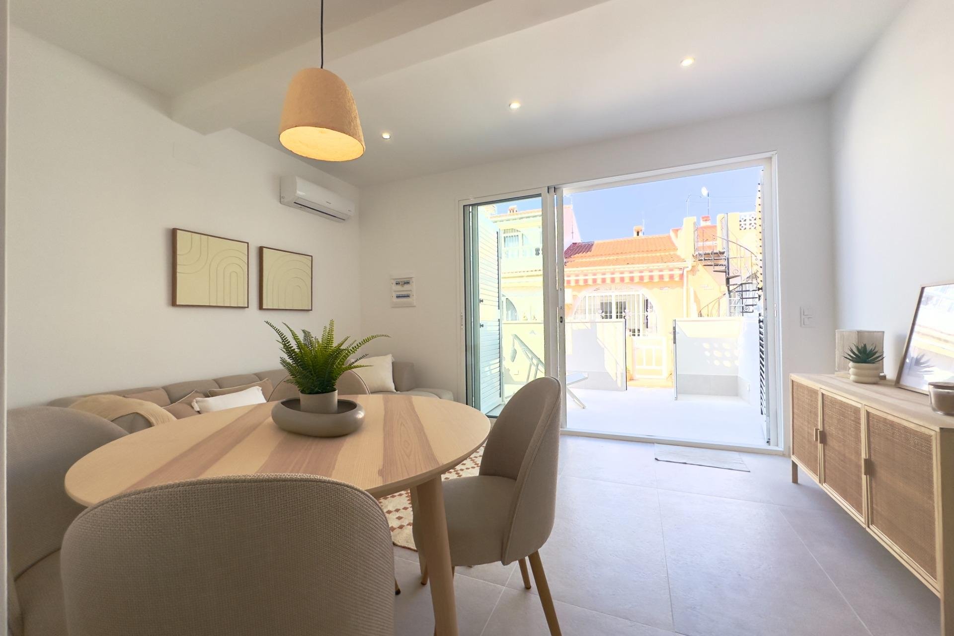 Återförsäljning - Bungalow -
Torrevieja - La Siesta - El Salado - Torreta