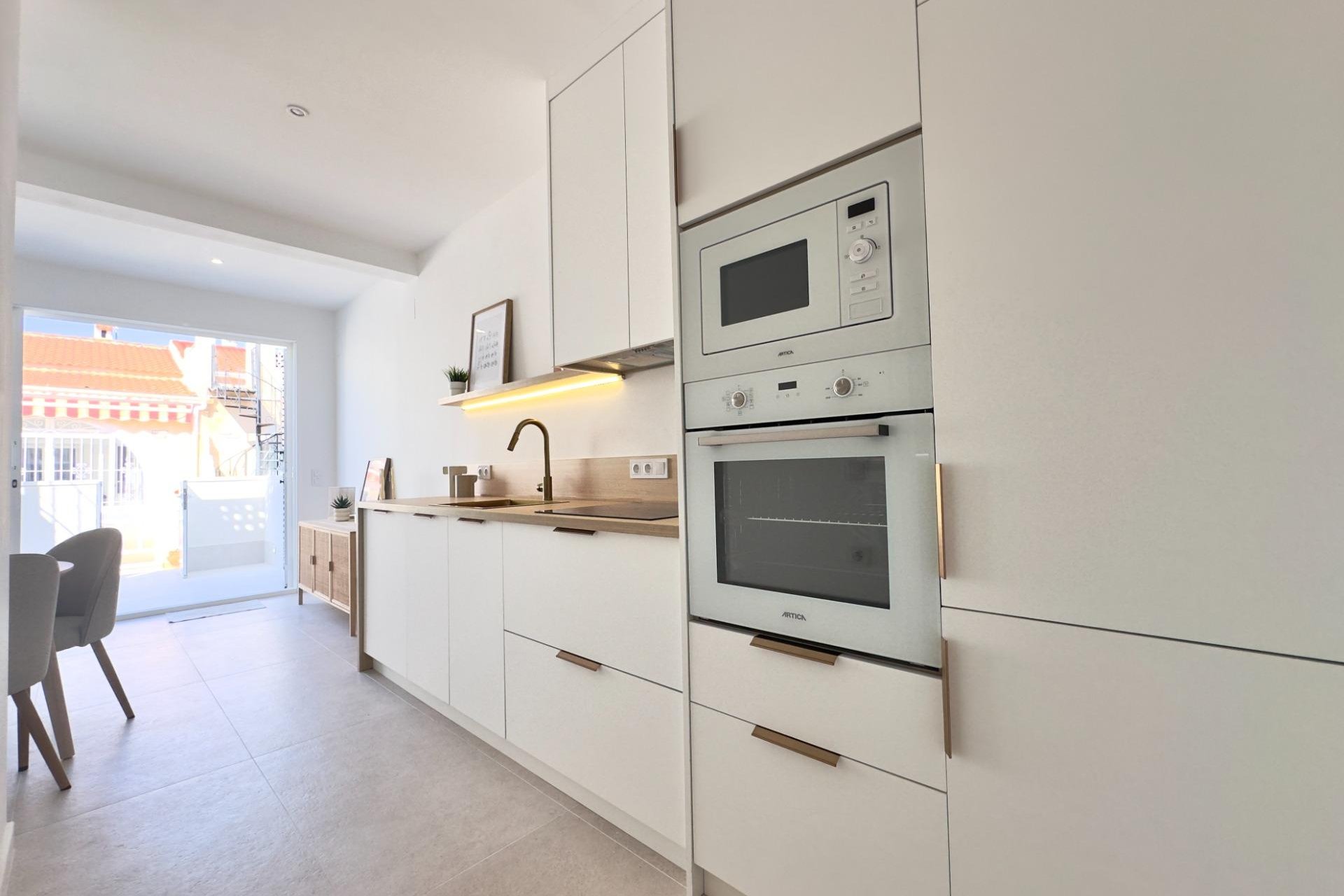 Återförsäljning - Bungalow -
Torrevieja - La Siesta - El Salado - Torreta