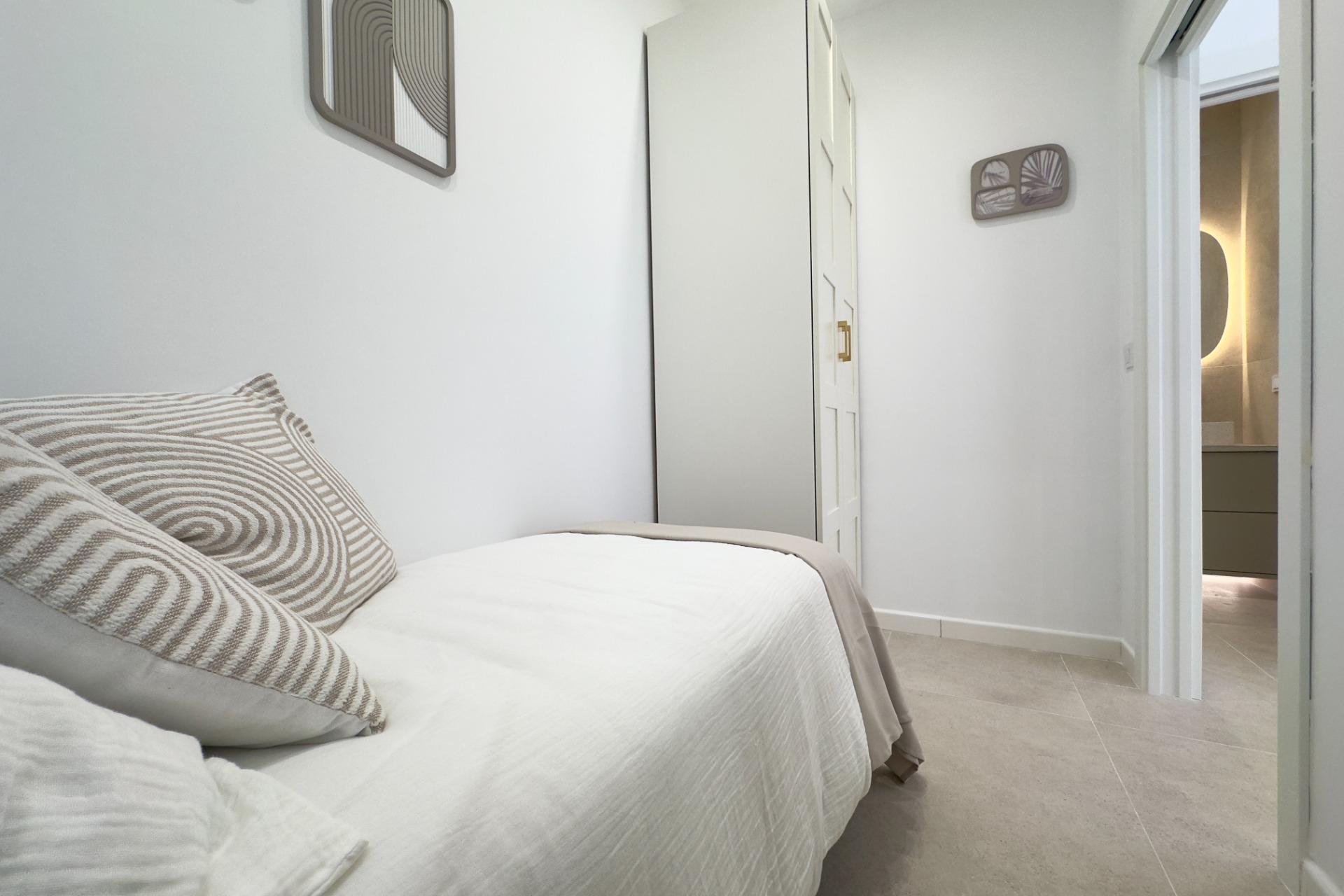 Återförsäljning - Bungalow -
Torrevieja - La Siesta - El Salado - Torreta