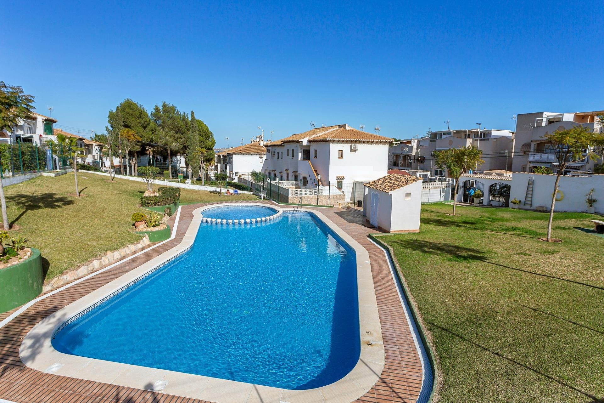 Återförsäljning - Bungalow -
Torrevieja - Lago jardin